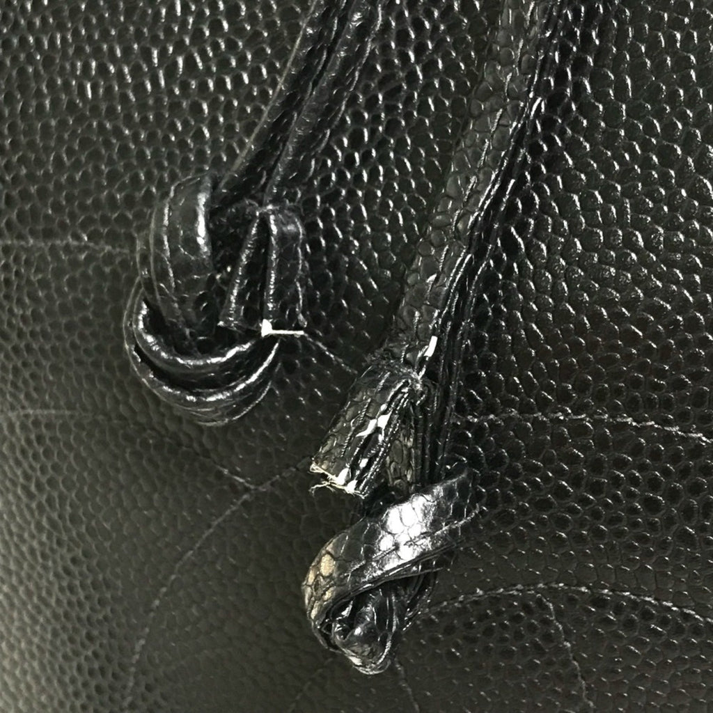 Vintage Timeless Zip Tote Caviar Medium
