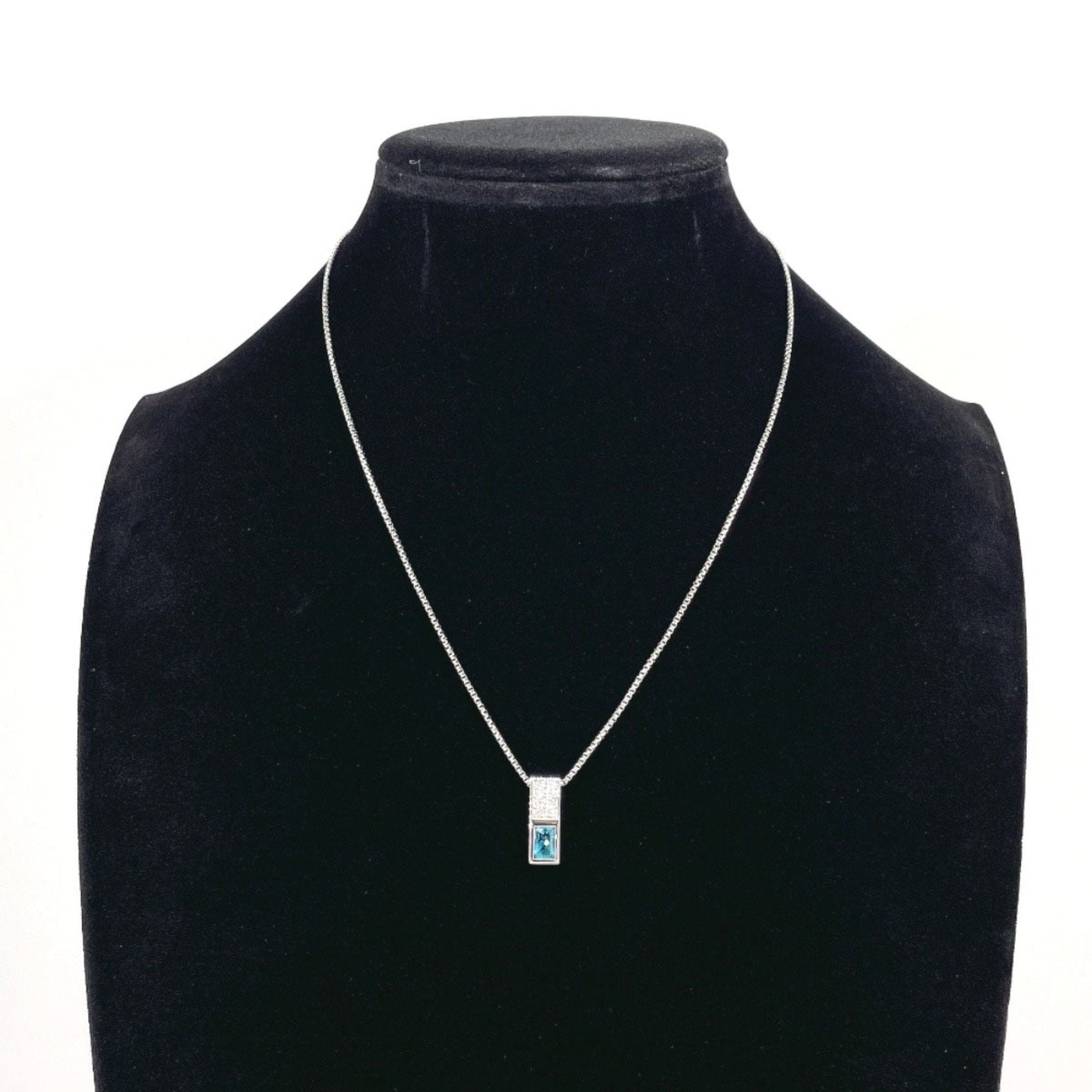 Pendant Necklace Platinum and Platinum