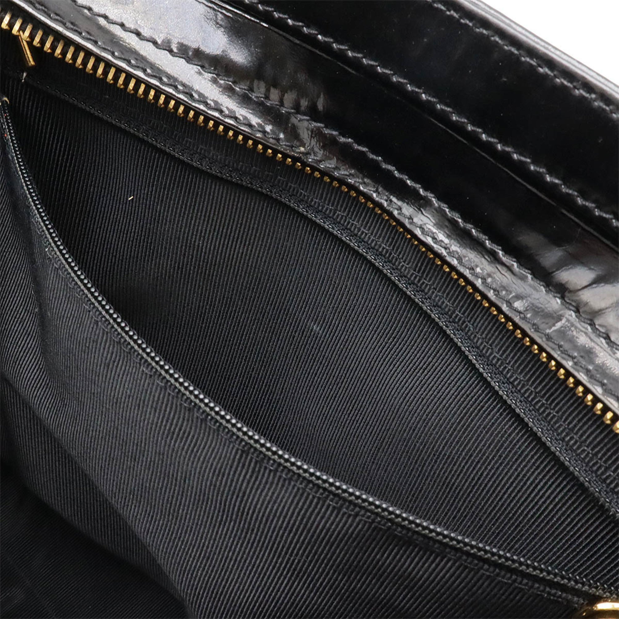 Vintage Timeless Chain Shoulder Bag Patent Medium