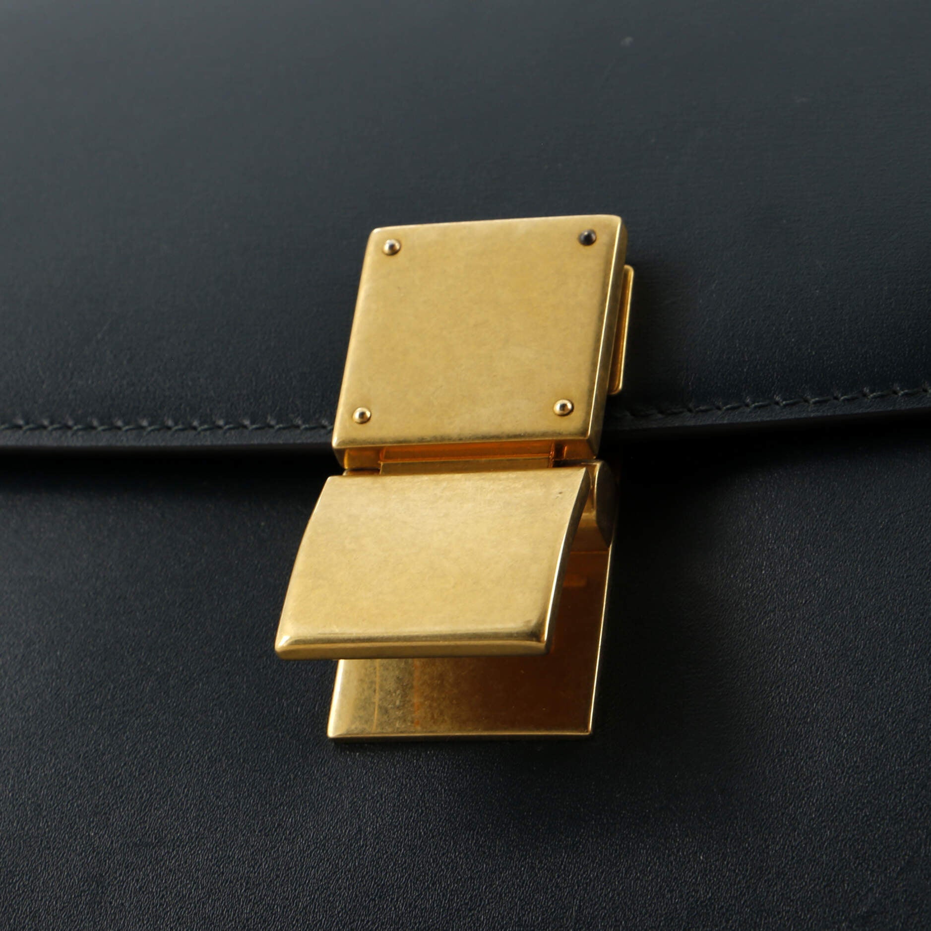 Classic Box Bag Smooth Leather Medium