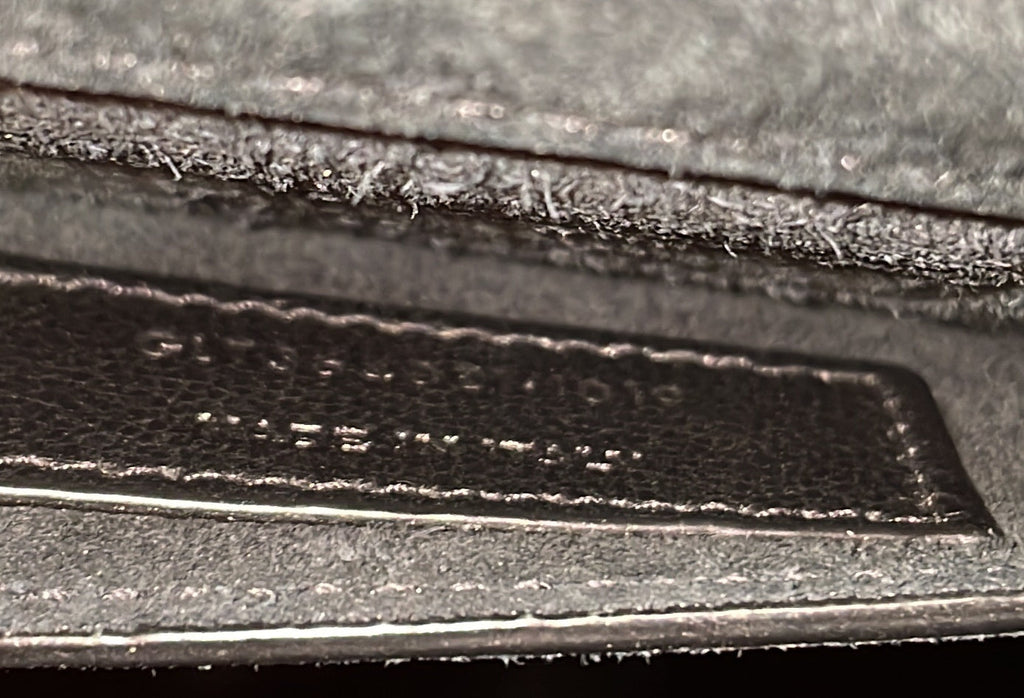 Classic Monogram Crossbody Bag Grainy Leather Medium