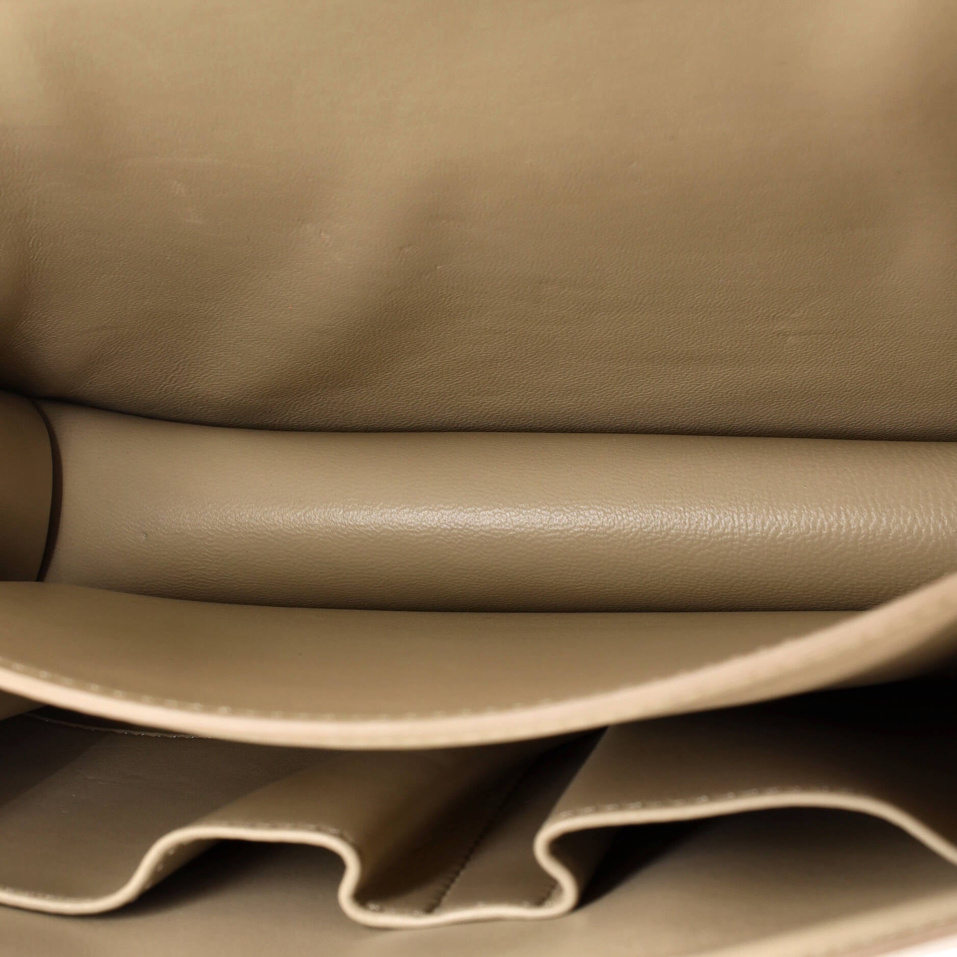 Classic Box Bag Smooth Leather Medium