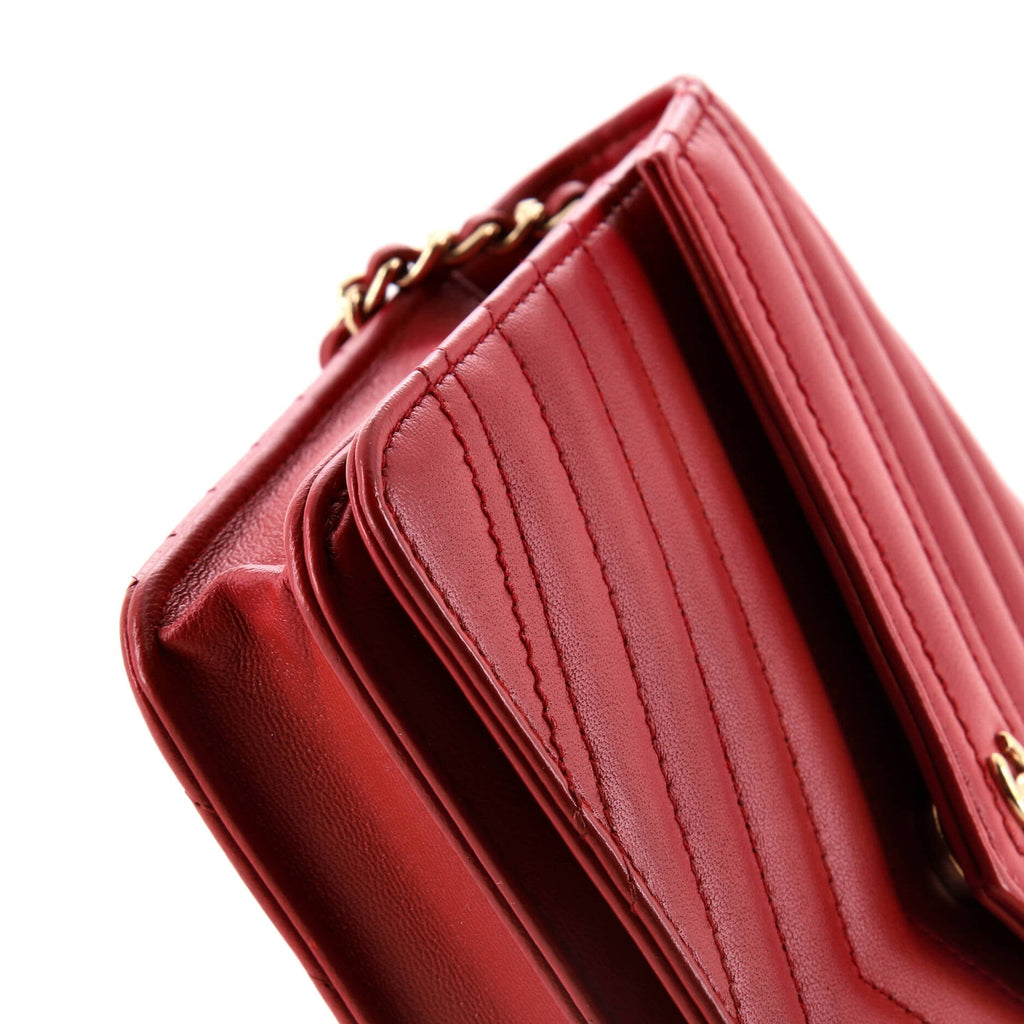 Square Wallet on Chain Chevron Calfskin