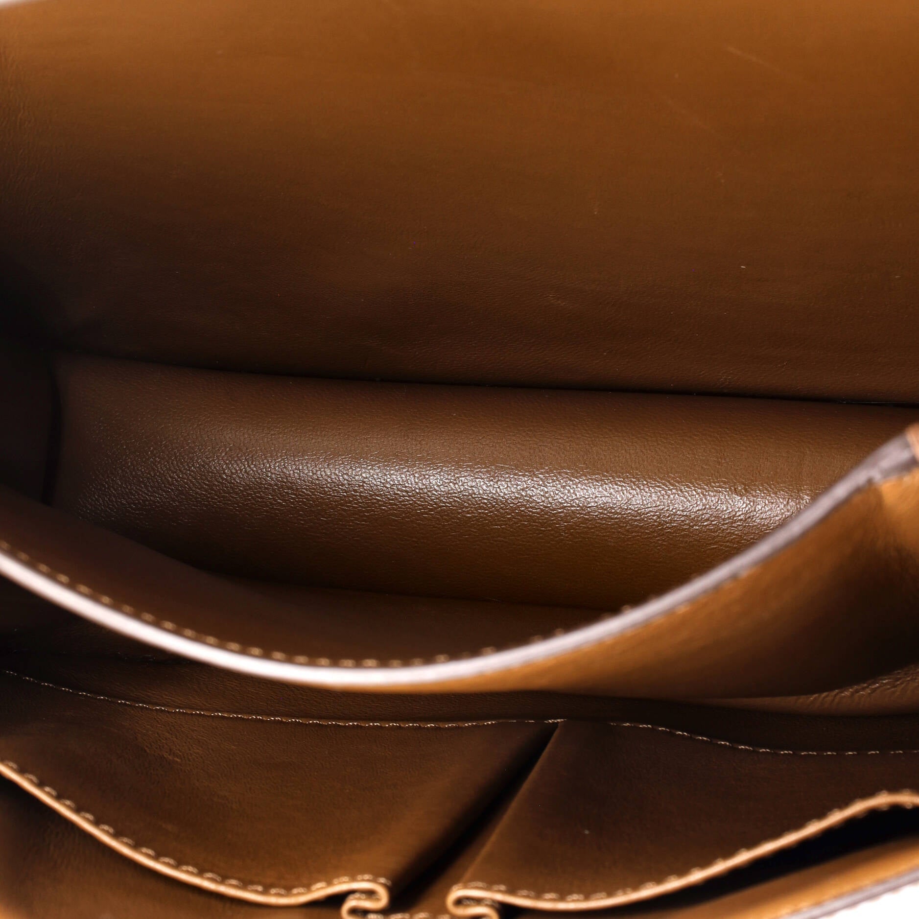 Classic Box Bag Smooth Leather Medium
