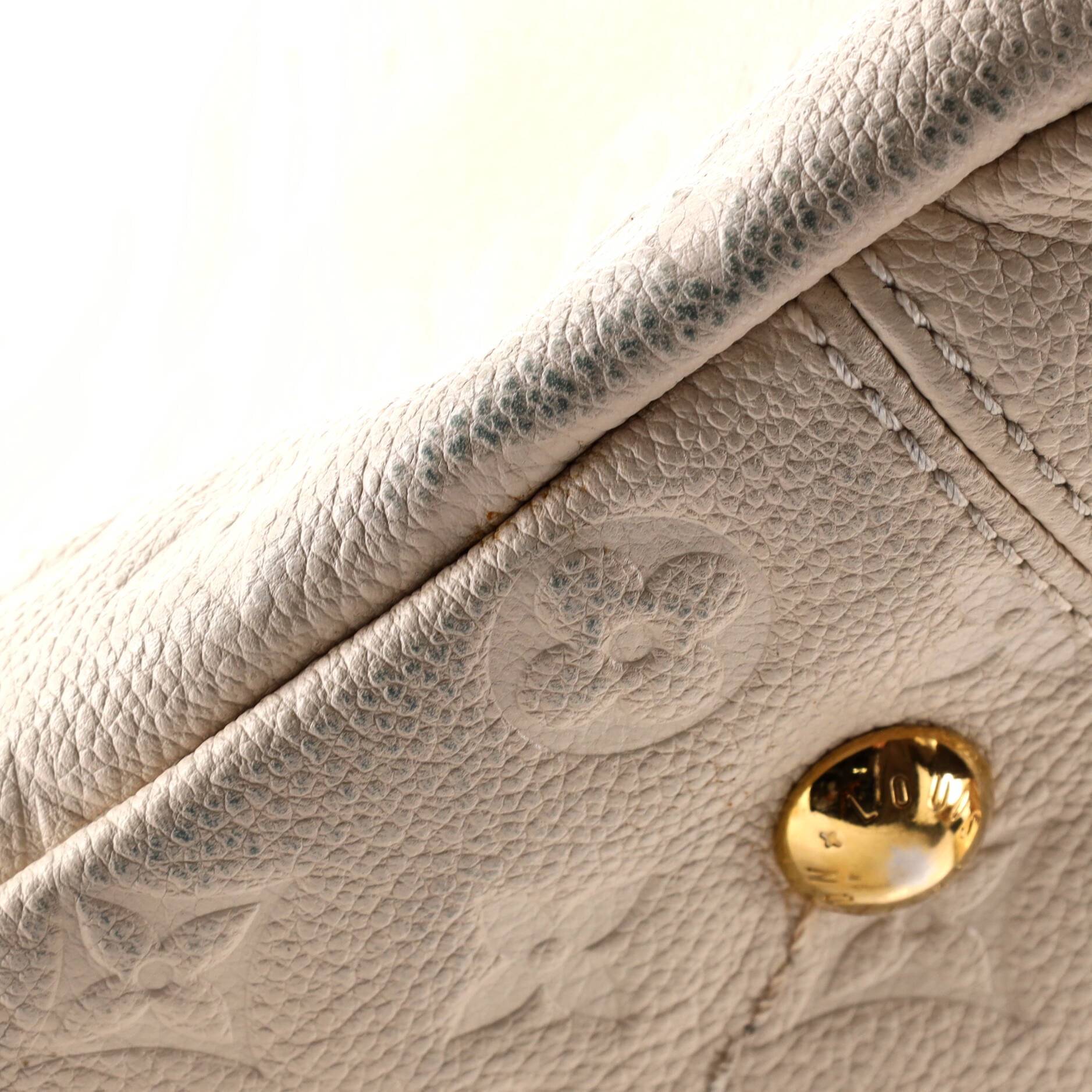 Artsy Handbag Monogram Empreinte Leather MM