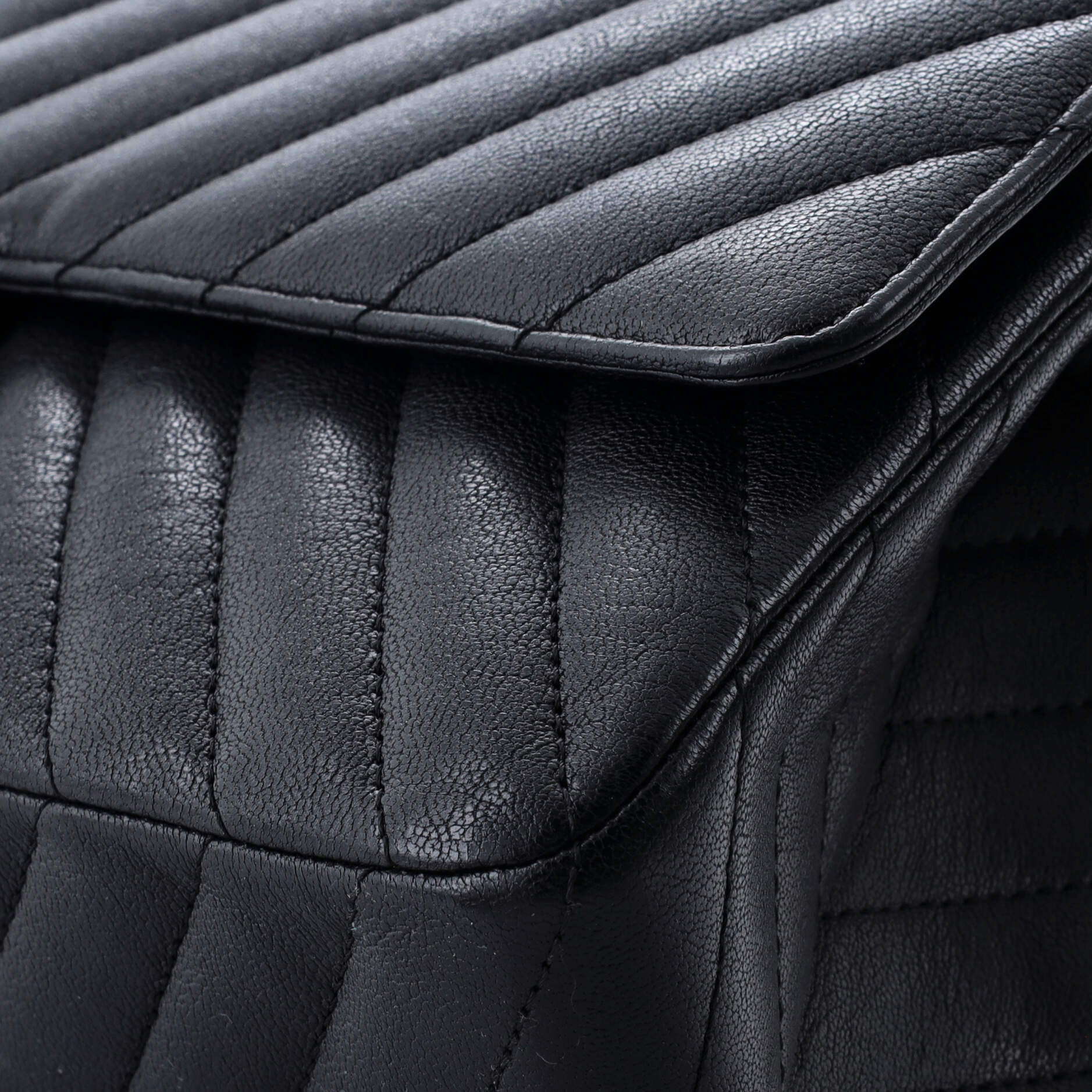 So Black Reissue 2.55 Flap Bag Chevron Sheepskin 226