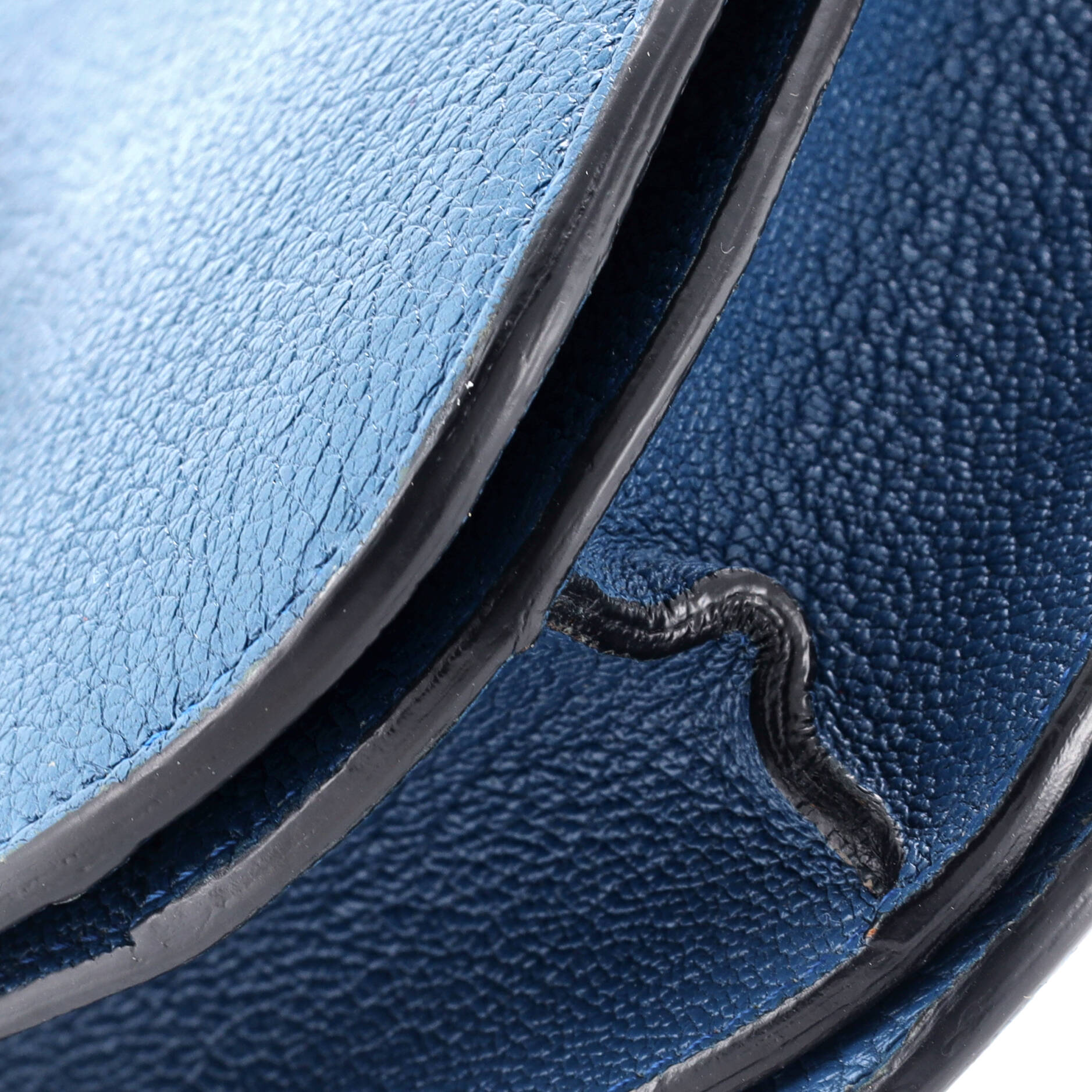 Classic Box Bag Grainy Leather Medium