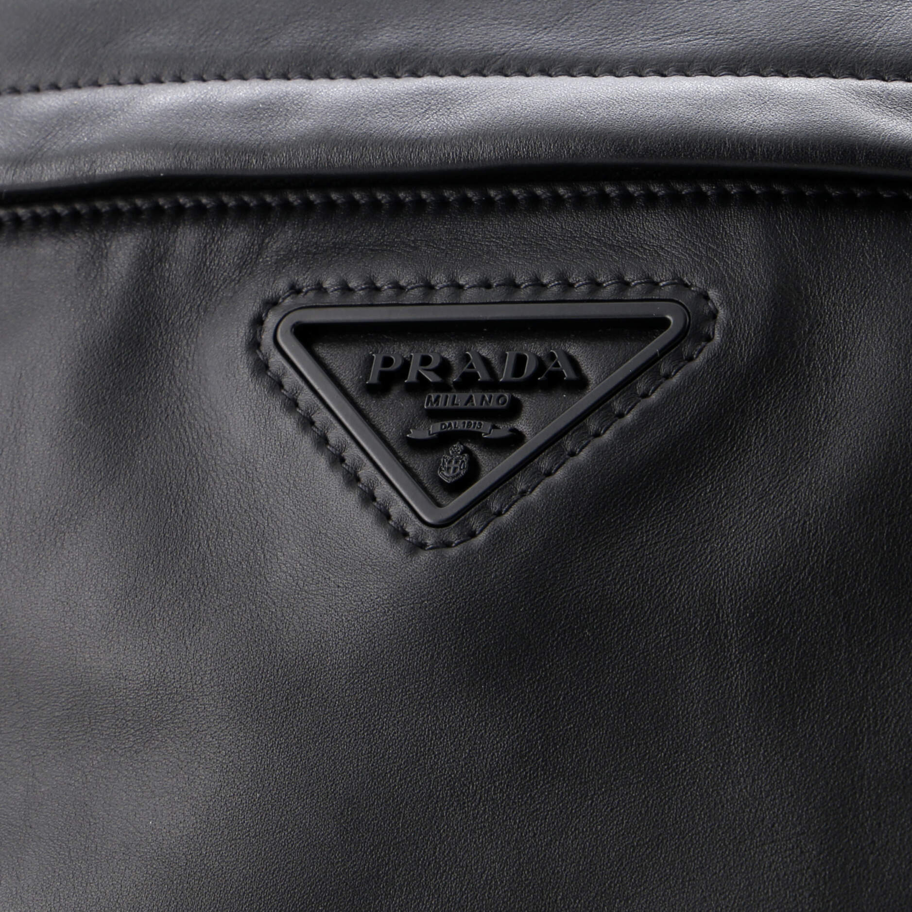 Re-Edition Zip Messenger Bag Leather Large