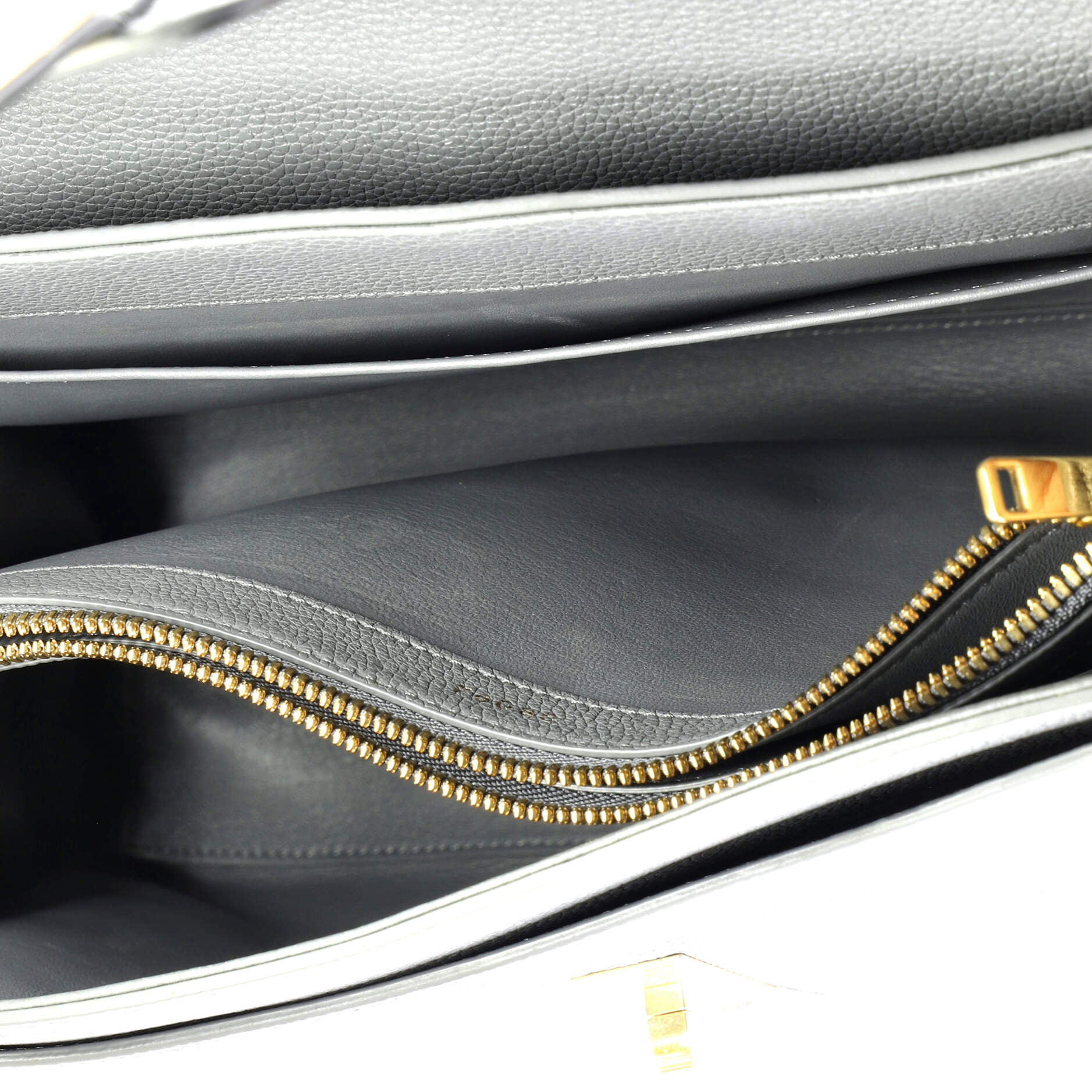 16 Top Handle Bag Grained Calfskin Medium
