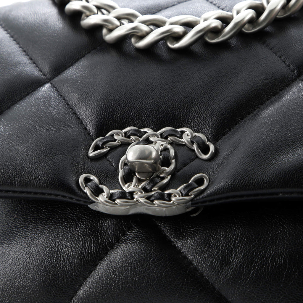 19 Flap Bag Quilted Leather Medium