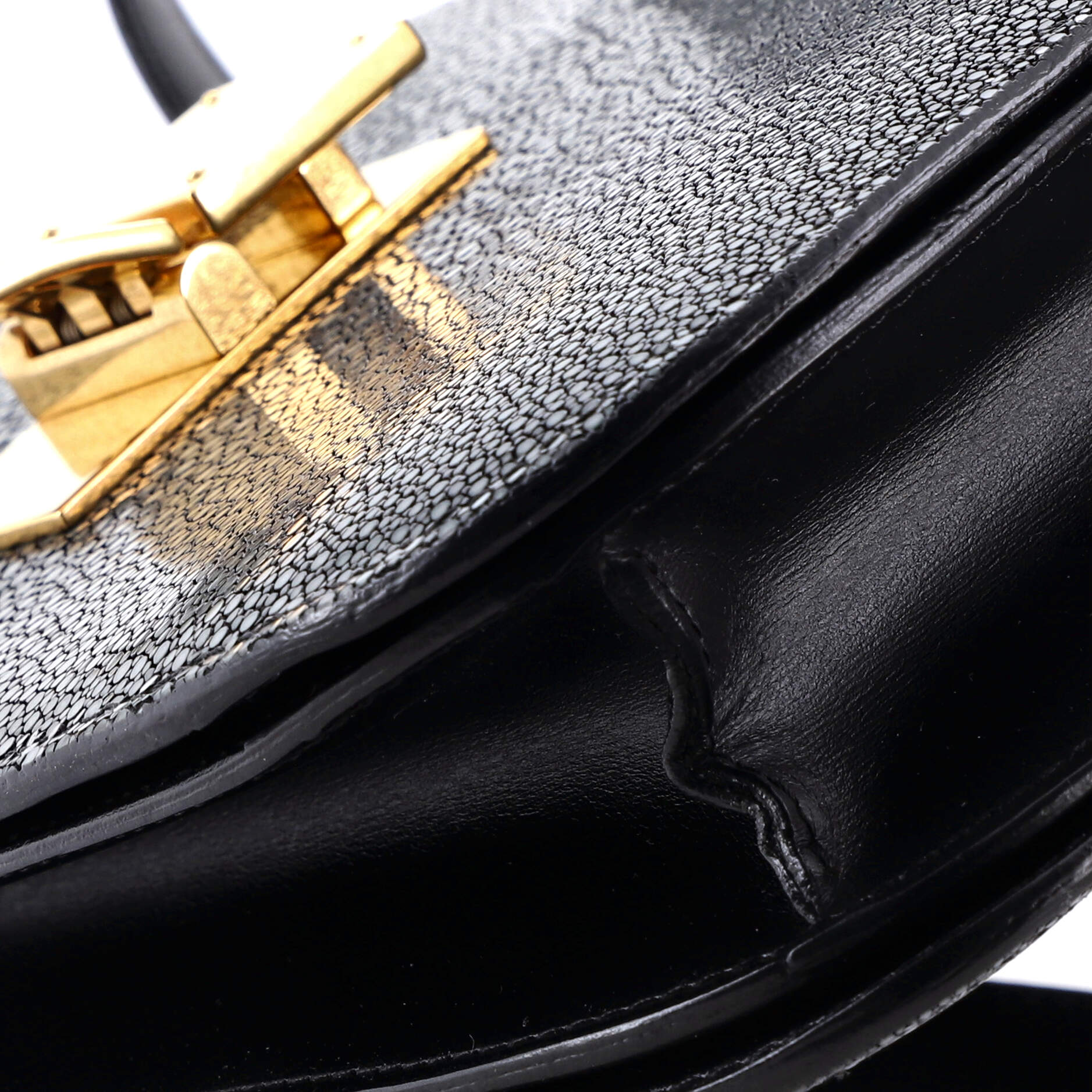 Classic Box Bag Stingray Medium
