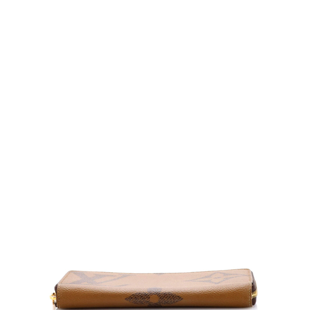 Zippy Wallet Reverse Monogram Giant