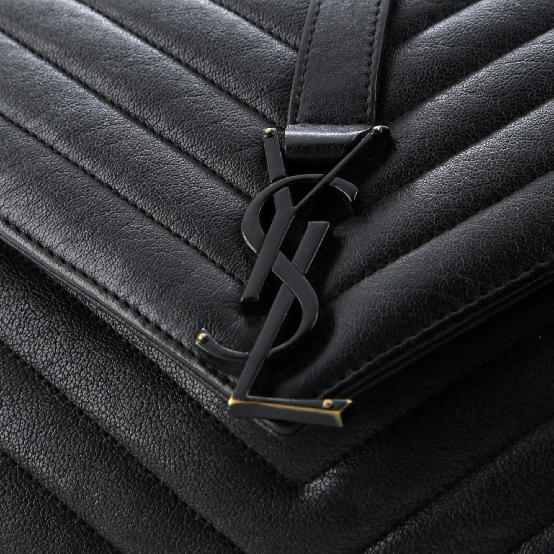 Classic Monogram College Bag Matelasse Chevron Leather Medium