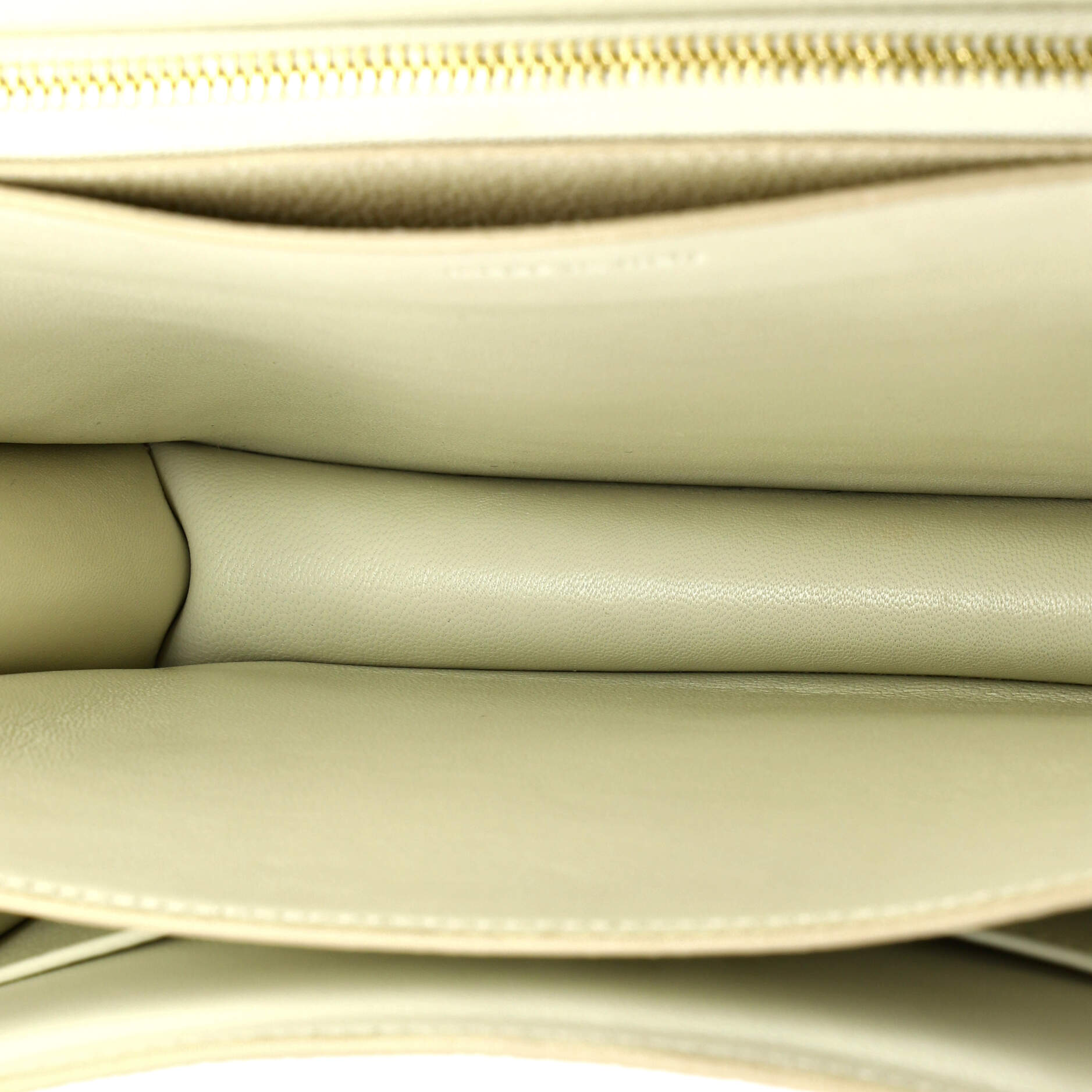 Classic Box Bag Grainy Leather Medium