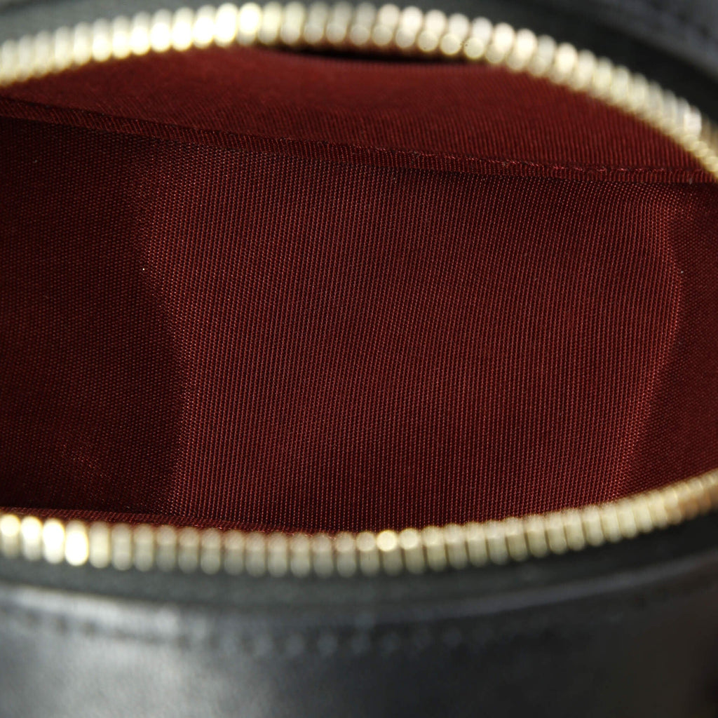 19 Round Clutch with Chain Quilted Leather