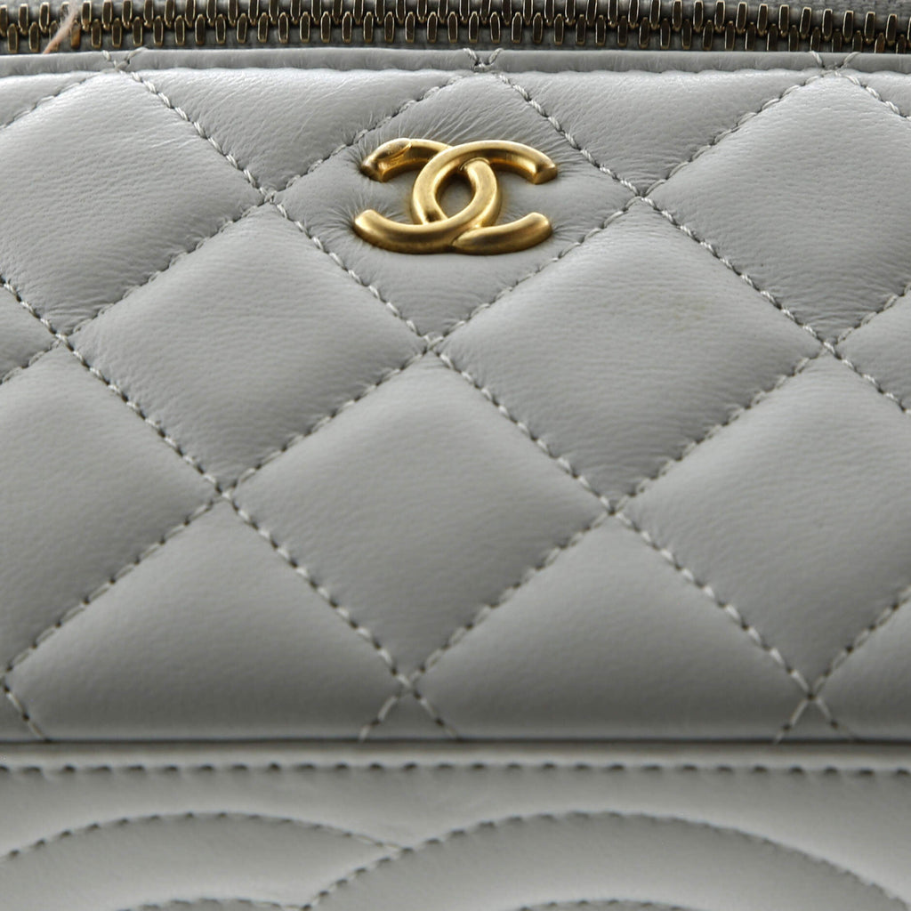 Pearl Crush Vanity Case with Chain Quilted Lambskin Small