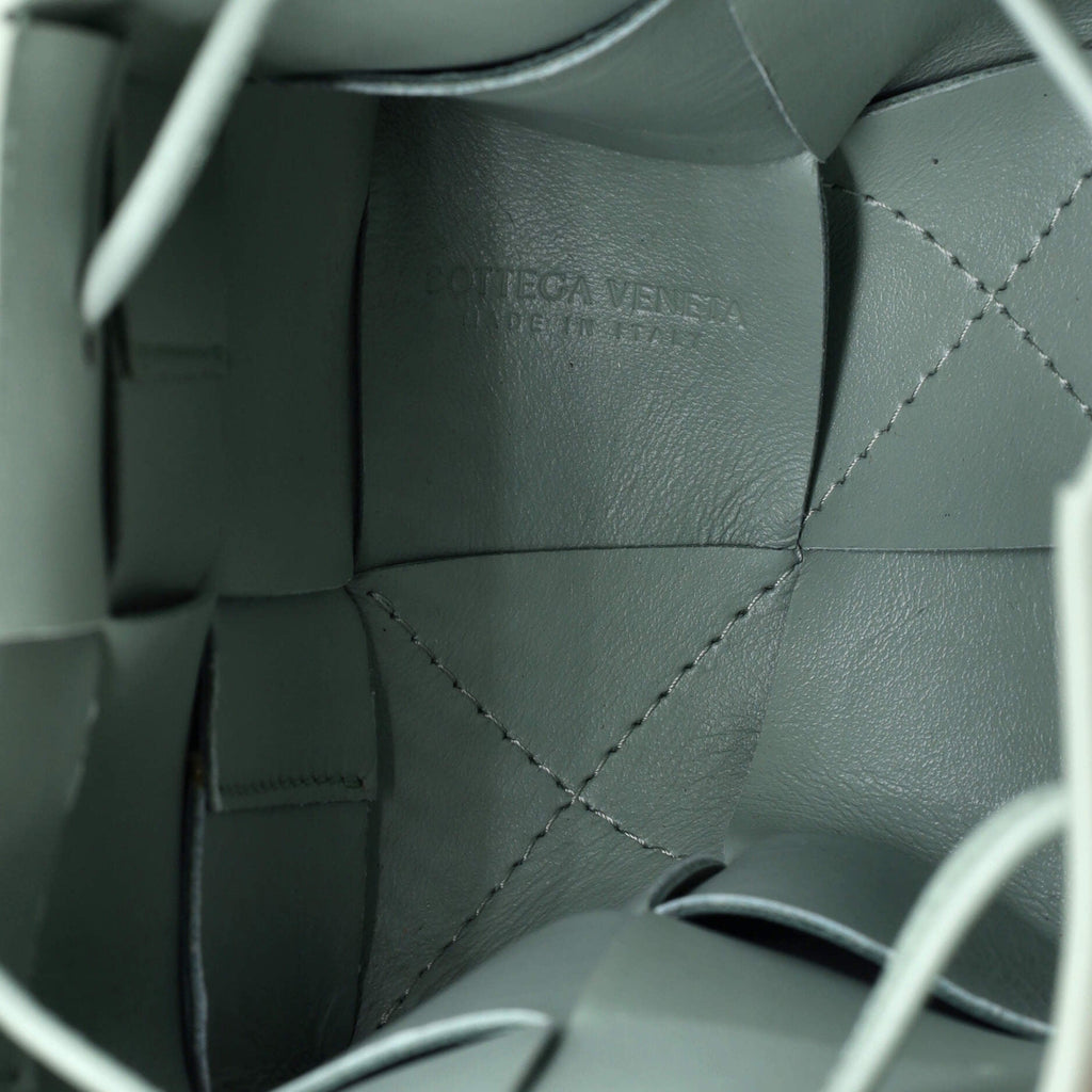 Cassette Bucket Bag Maxi Intrecciato Leather Mini