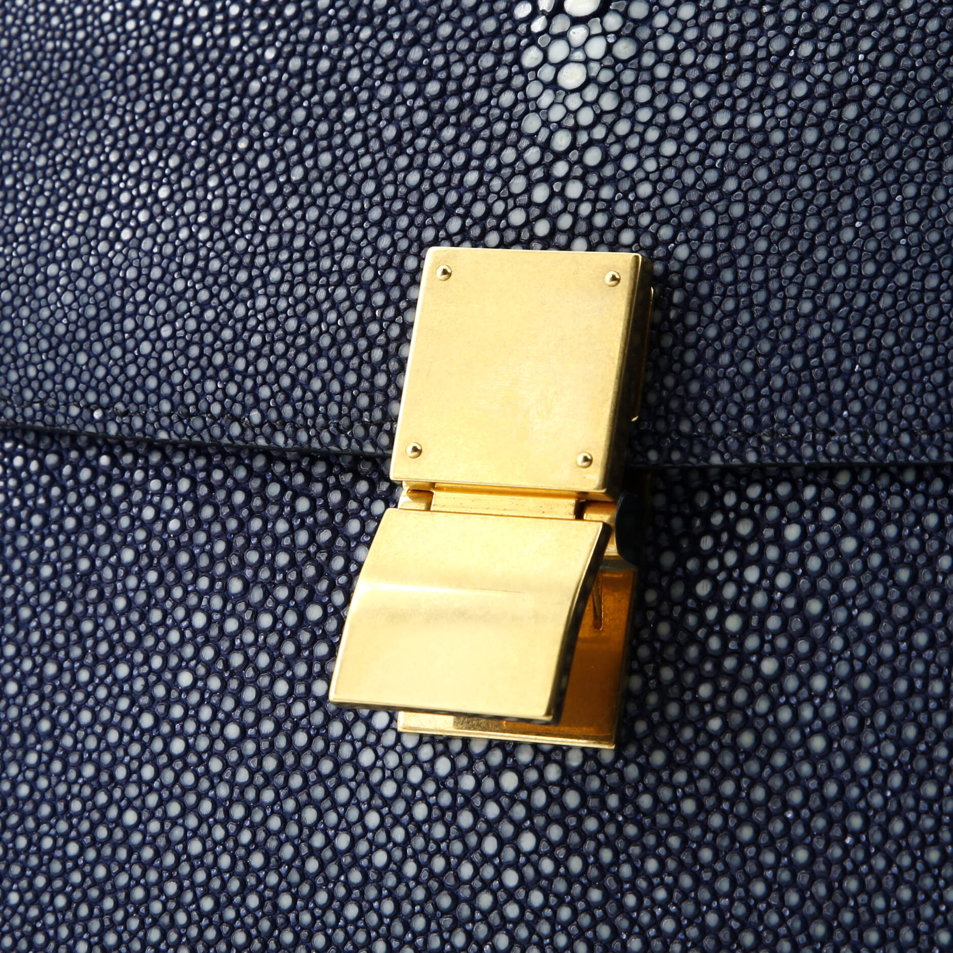 Classic Box Bag Stingray Medium