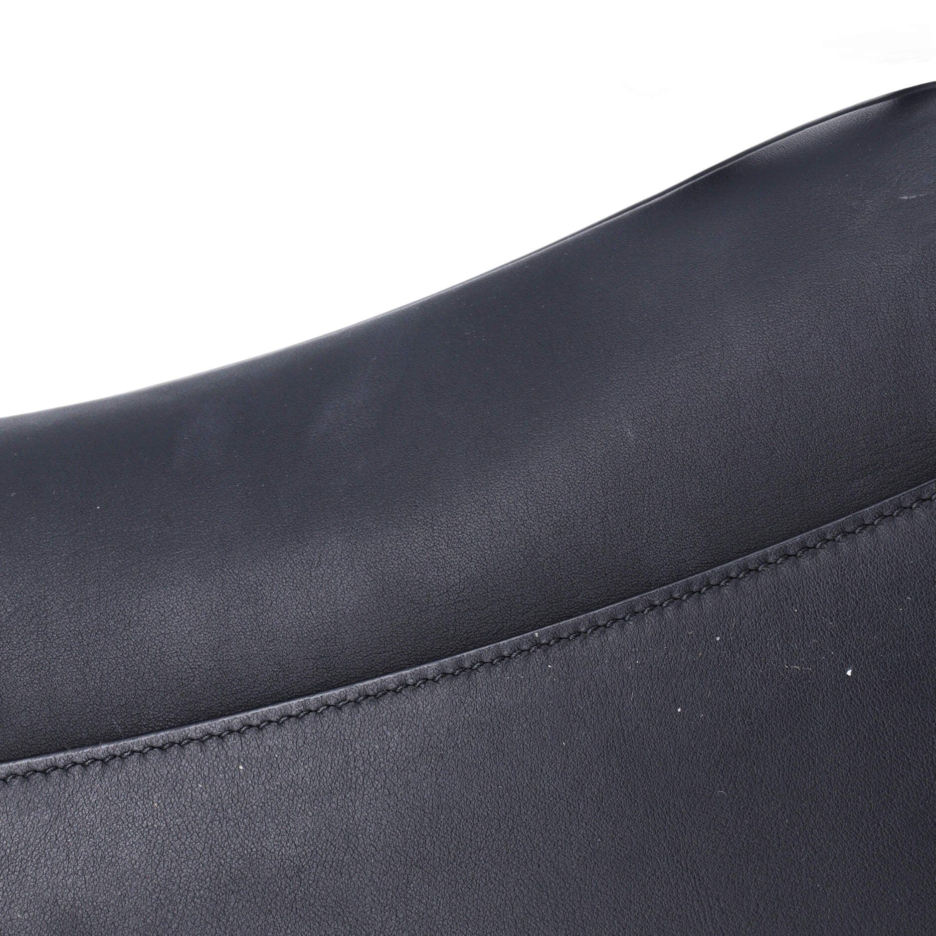 Ultra Matte Saddle Handbag Leather Medium