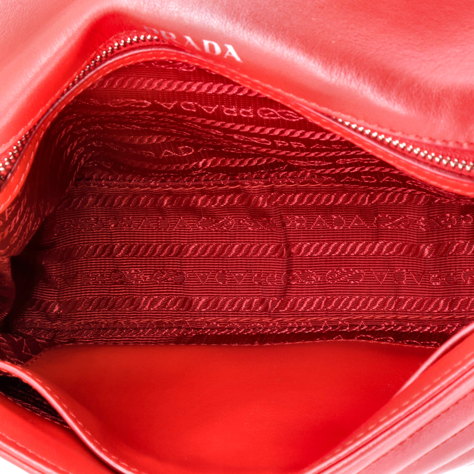 Chain Flap Shoulder Bag Diagramme Quilted Leather Medium
