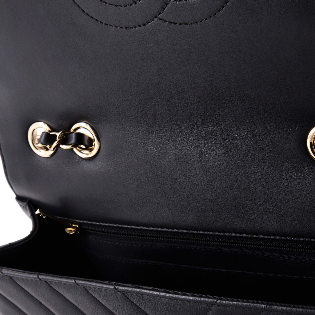 Statement Flap Bag Chevron Calfskin Medium
