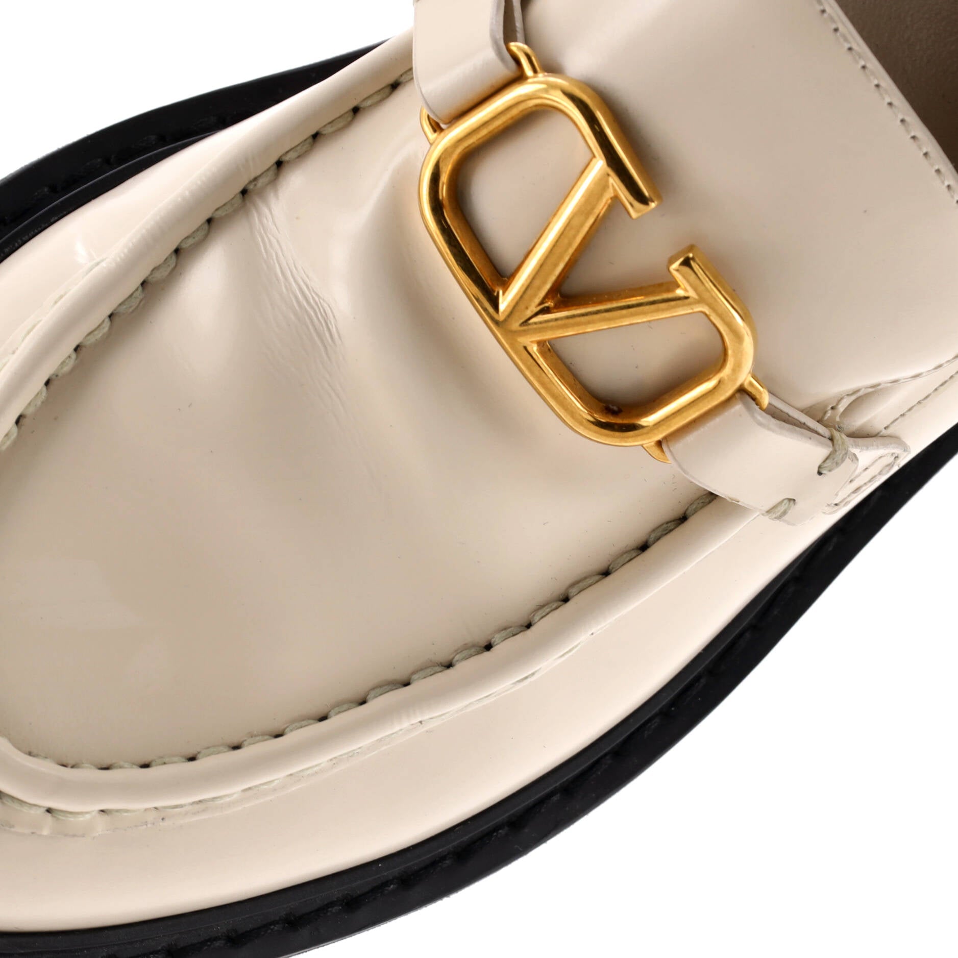 Women's VLogo Signature Loafers Leather
