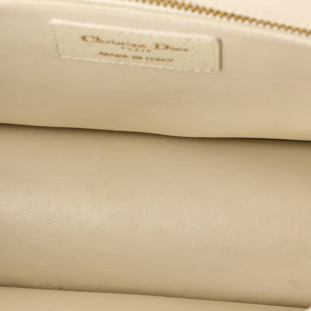 30 Montaigne Flap Bag Leather