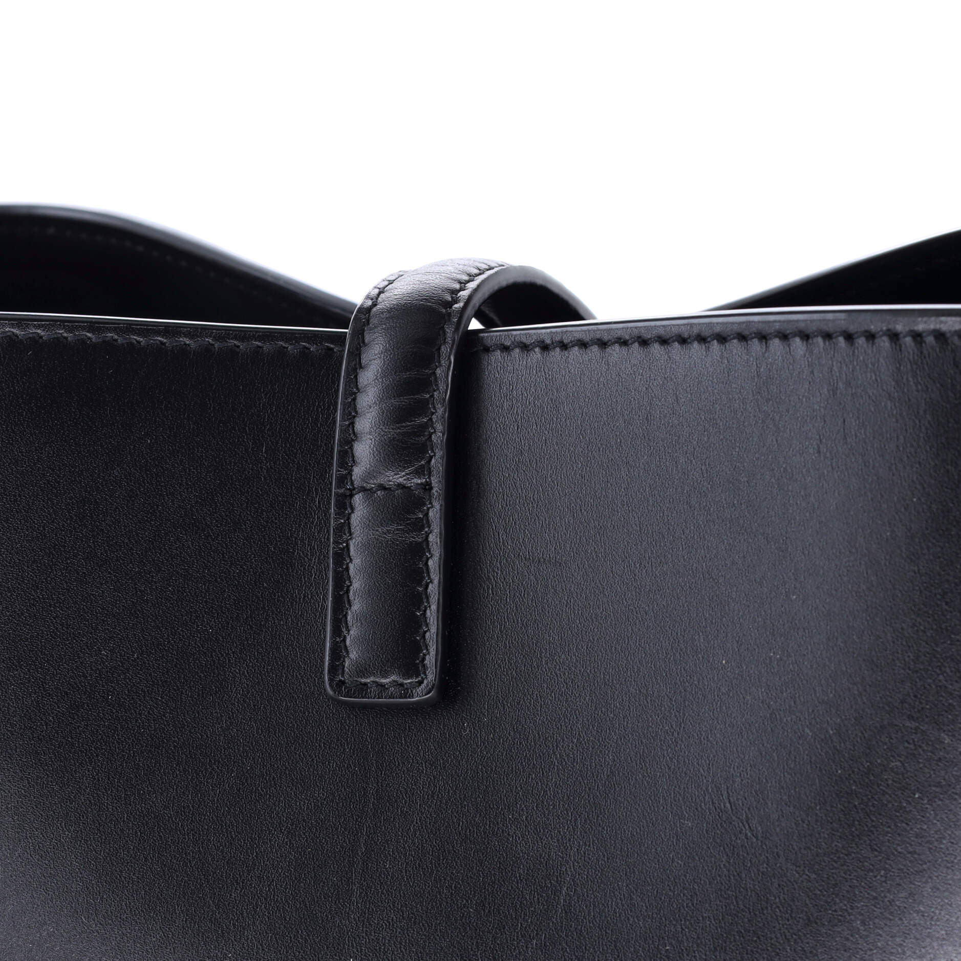 Le 37 Bucket Bag Leather Mini