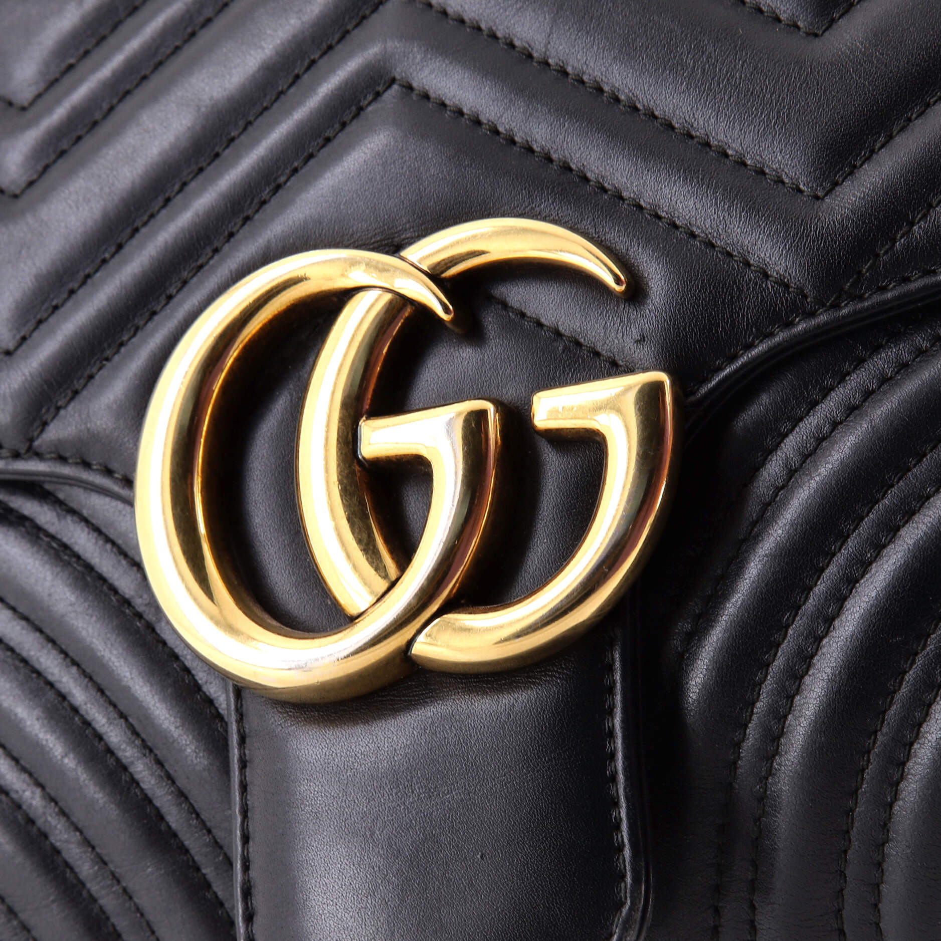 GG Marmont Flap Bag Matelasse Leather Medium