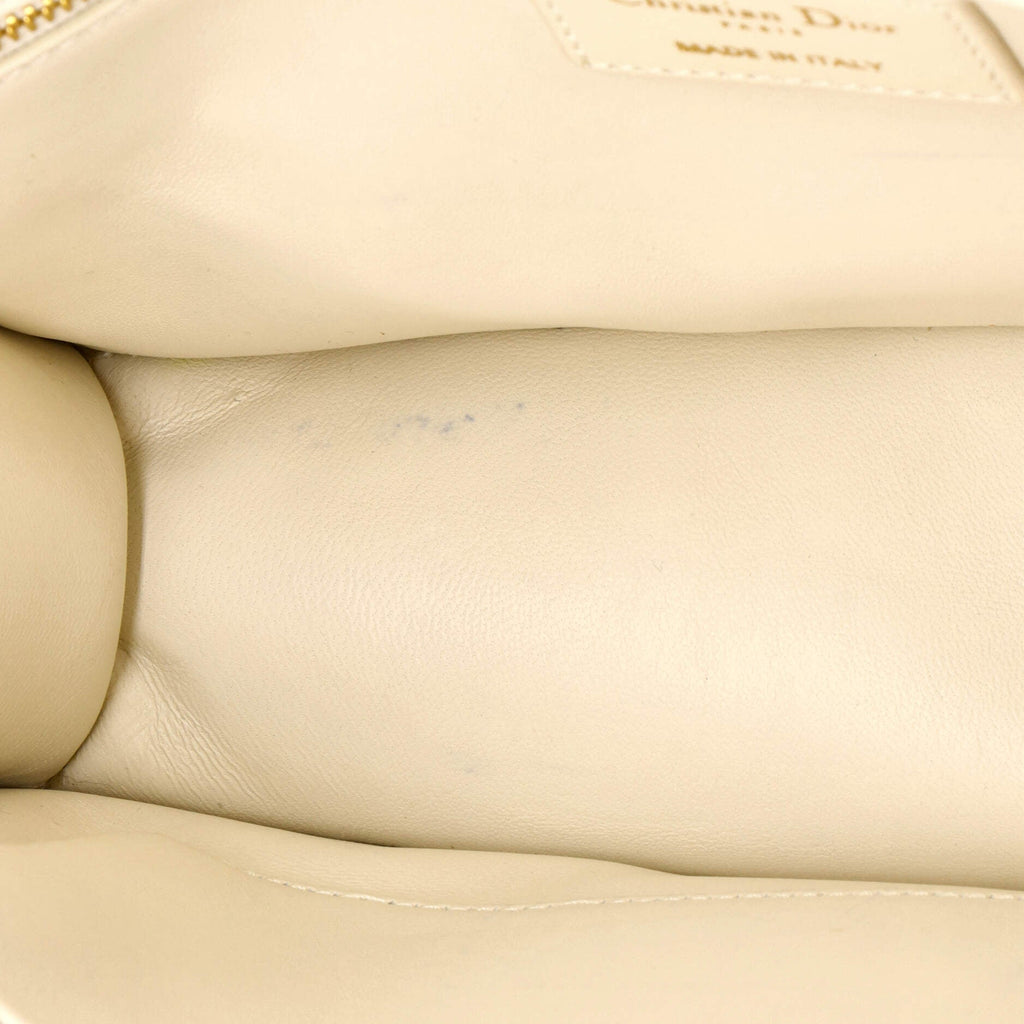 30 Montaigne Flap Bag Leather