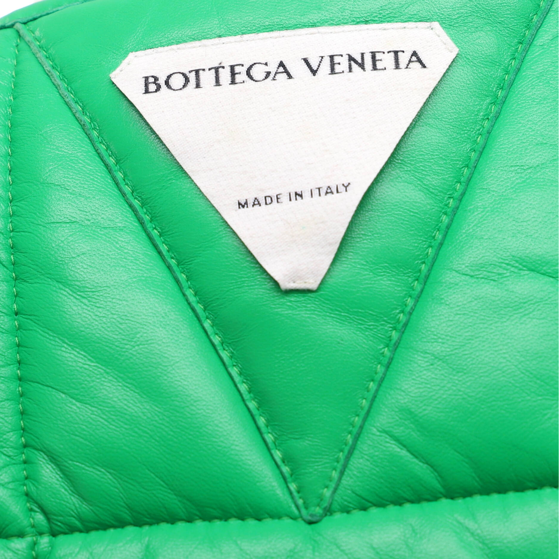Women's Cropped Button Up Vest Quilted Leather
