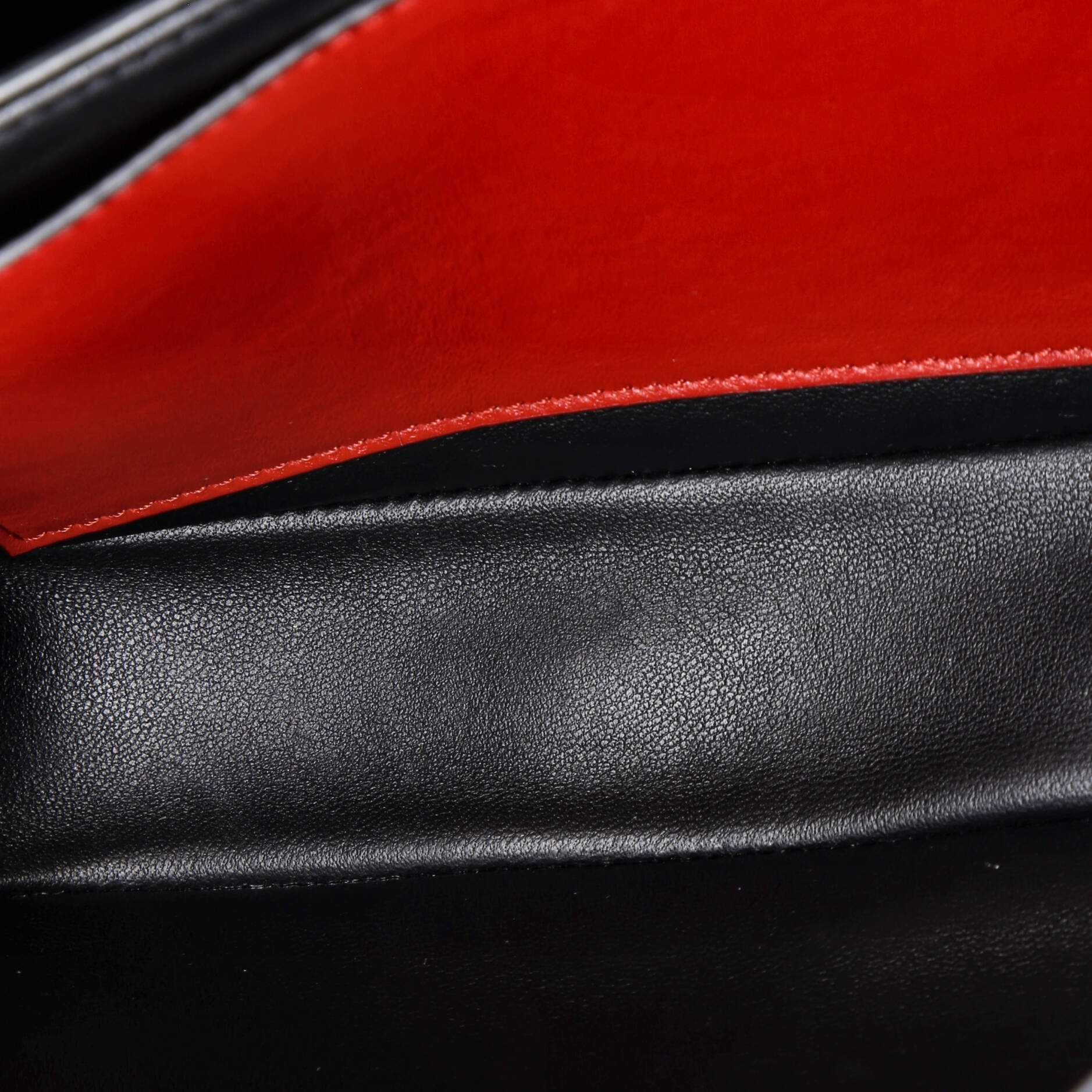 Supervee Crossbody Bag Leather Medium