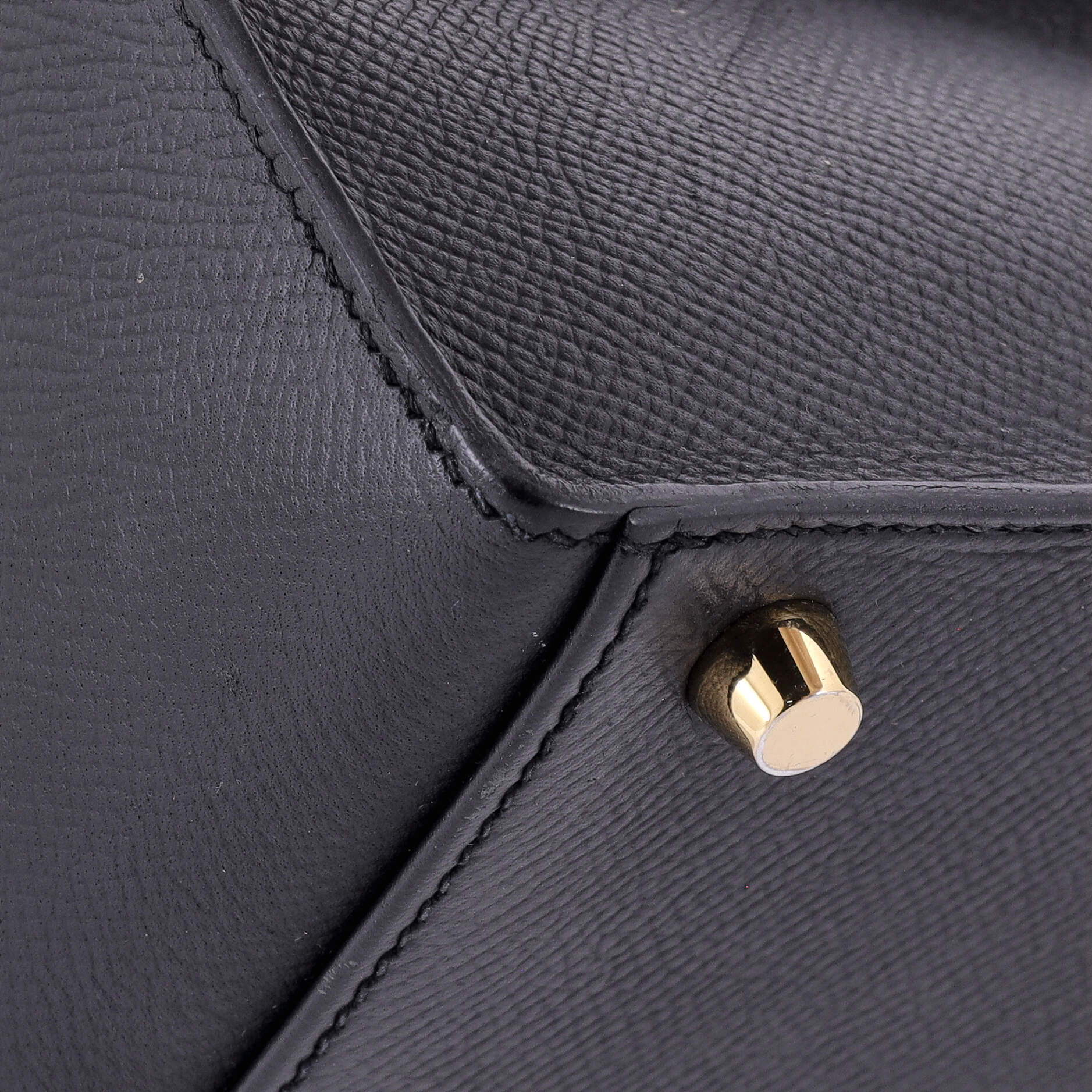 Kelly Handbag Noir Epsom with Gold Hardware 32