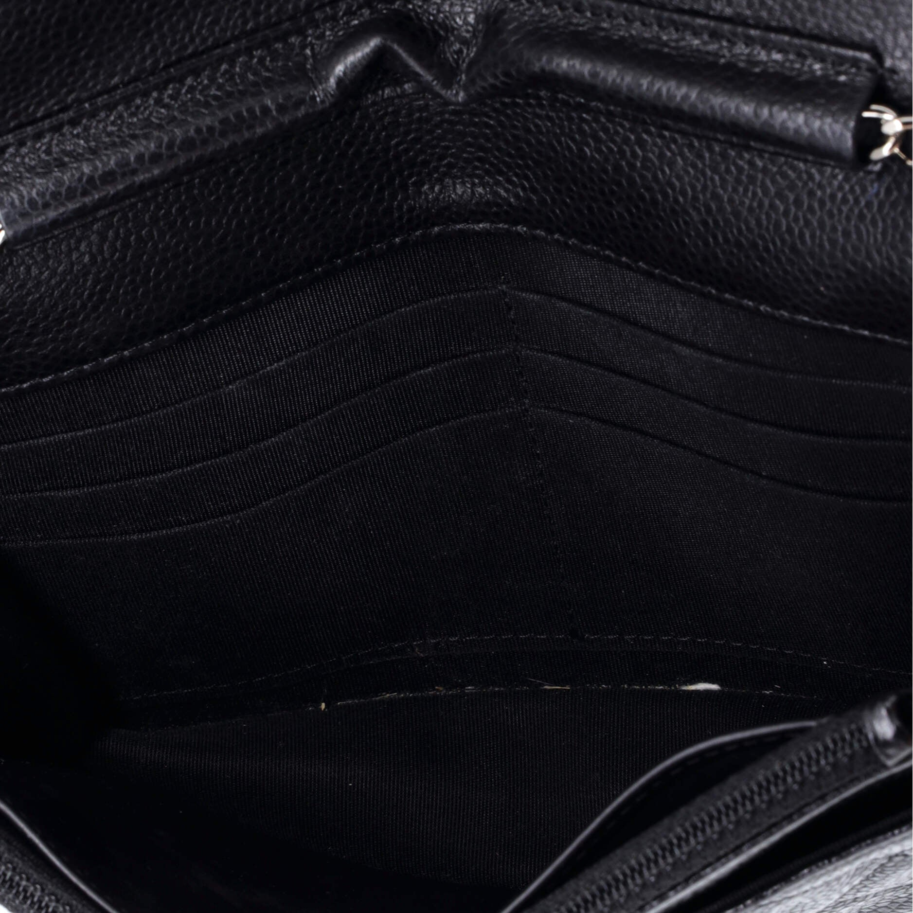 Wallet on Chain Quilted Caviar