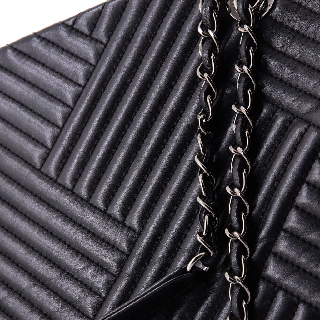 CC Crossing Tote Chevron Lambskin Large
