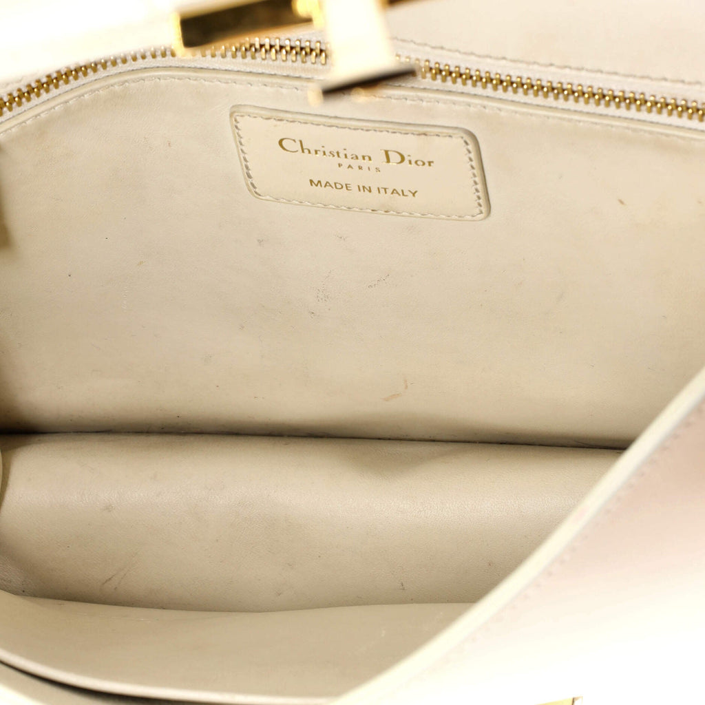 30 Montaigne Flap Bag Leather
