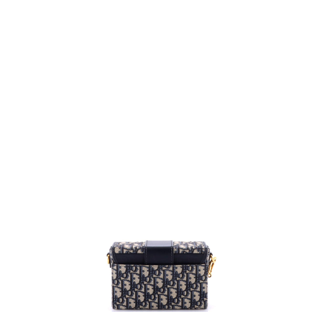 30 Montaigne Box Bag Oblique Canvas