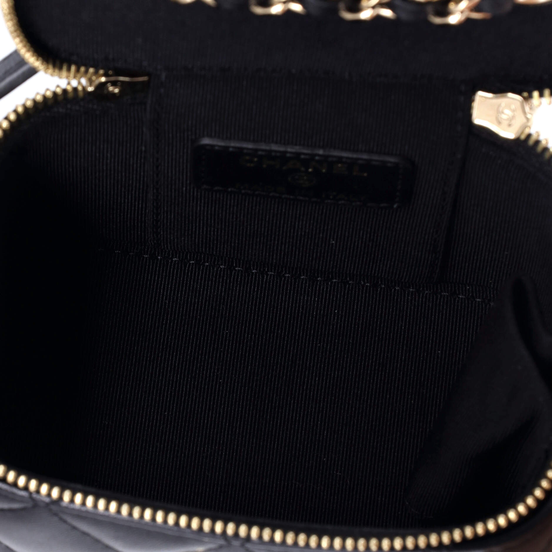 Lock Frame Vanity Case with Chain Quilted Lambskin Small