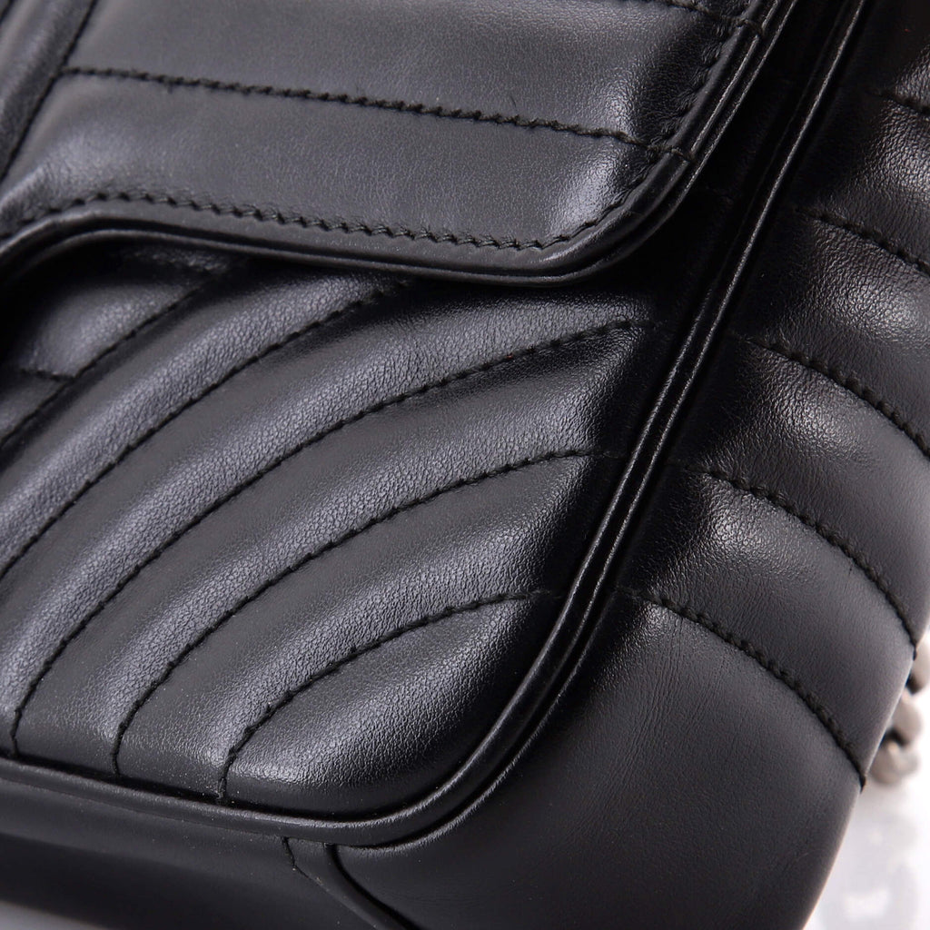Chain Flap Shoulder Bag Diagramme Quilted Leather Medium