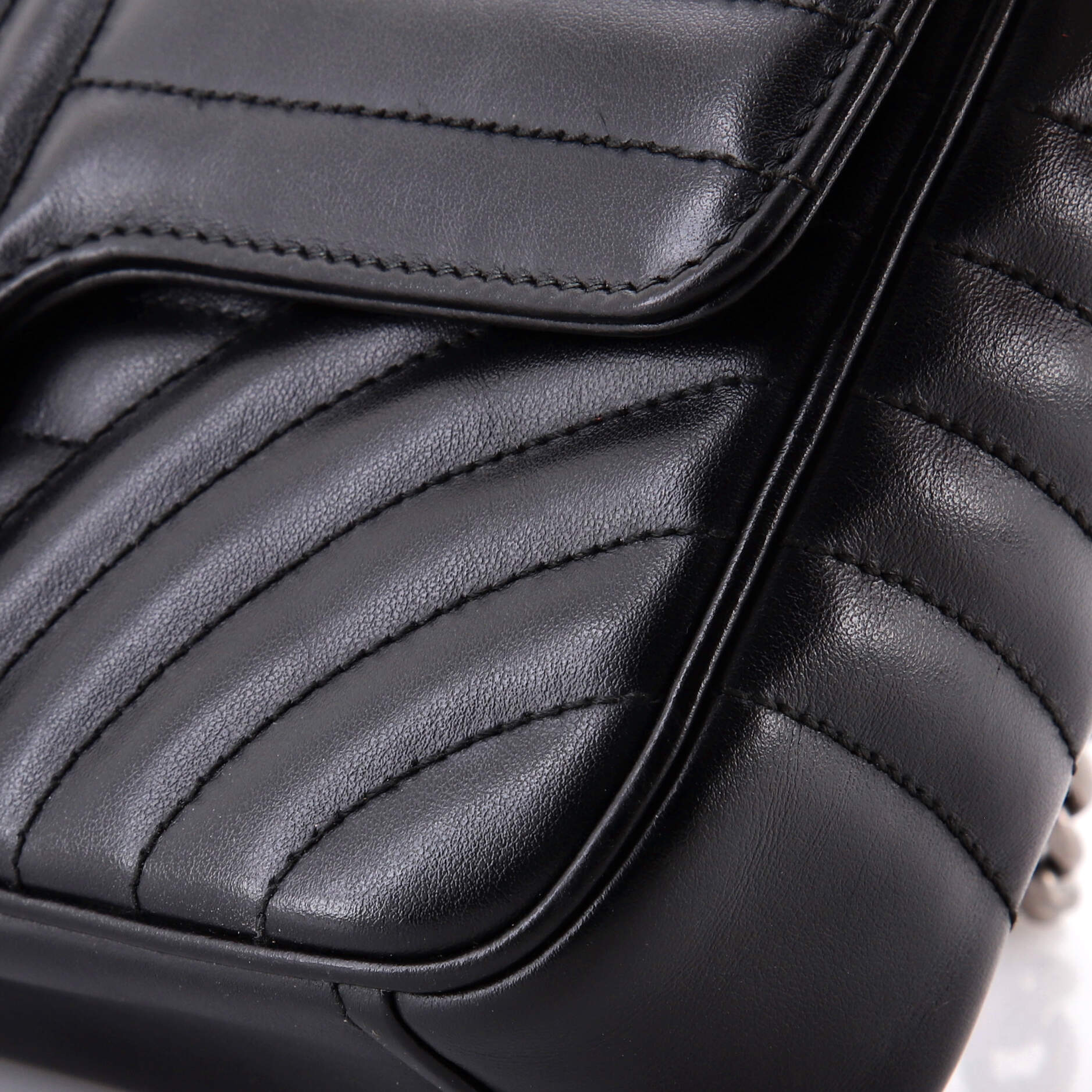 Chain Flap Shoulder Bag Diagramme Quilted Leather Medium