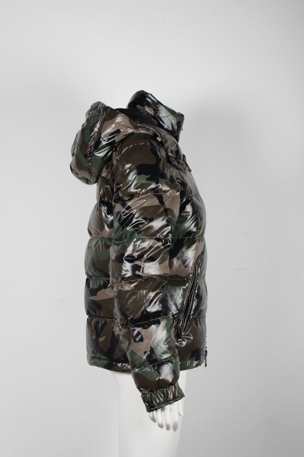 Valentino Studded Camouflage-Print Quilted Shell Hooded Down Jacket in Green Polyamide