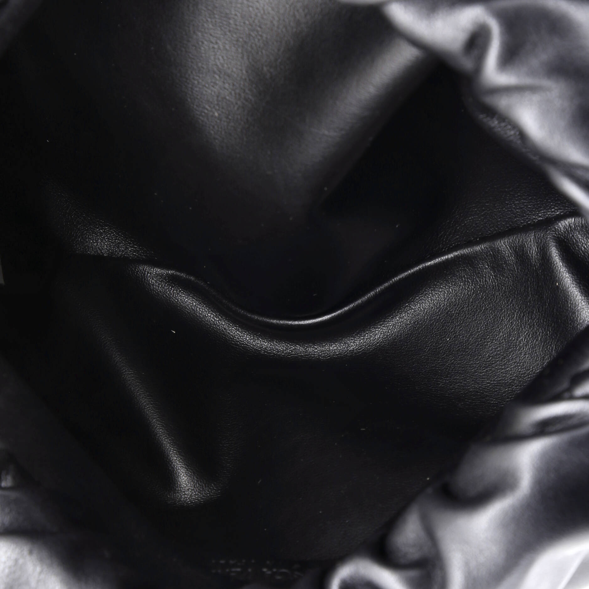 The Chain Pouch Leather