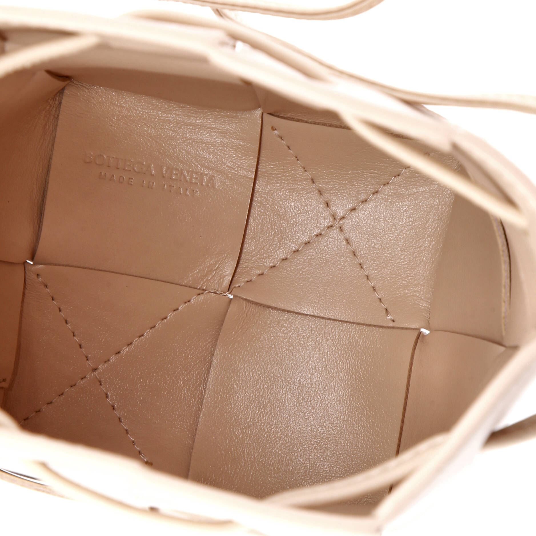 Cassette Bucket Bag Maxi Intrecciato Leather Mini