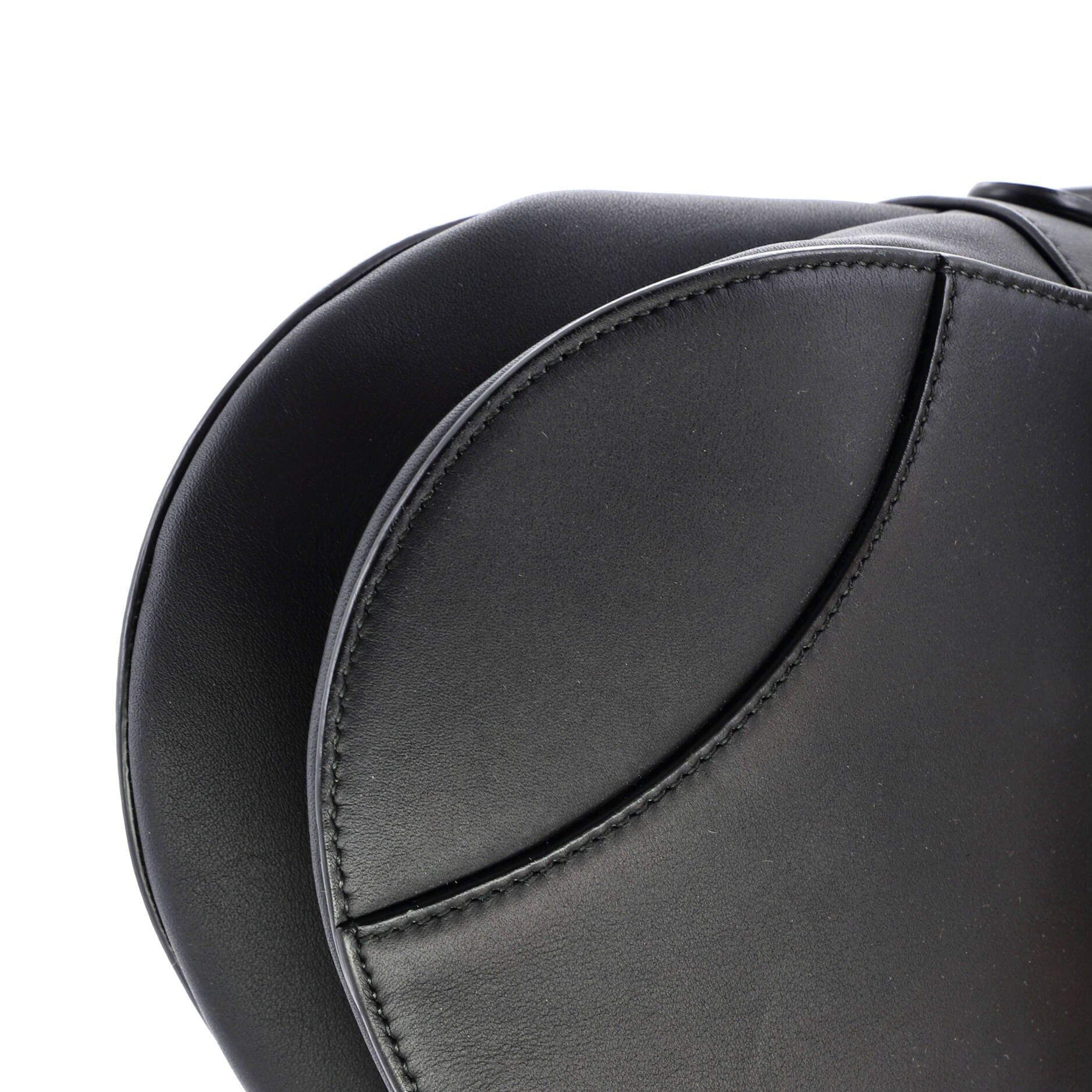 Ultra Matte Saddle Handbag Leather Medium