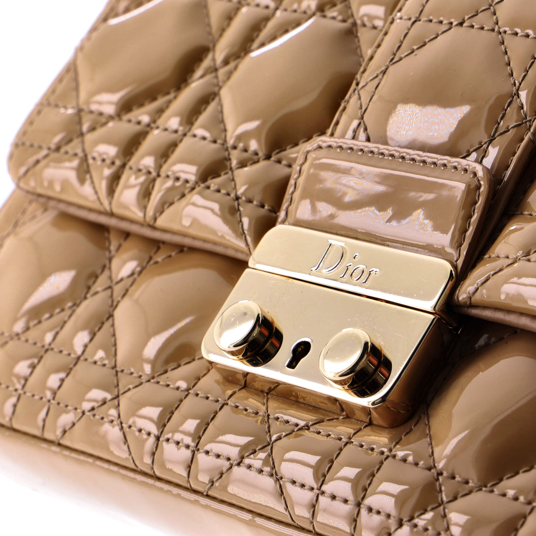 New Lock Pouch Cannage Quilt Patent Mini