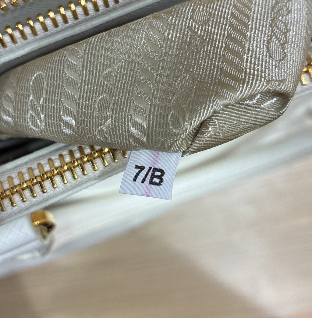 Galleria Double Zip Tote Saffiano Leather Medium