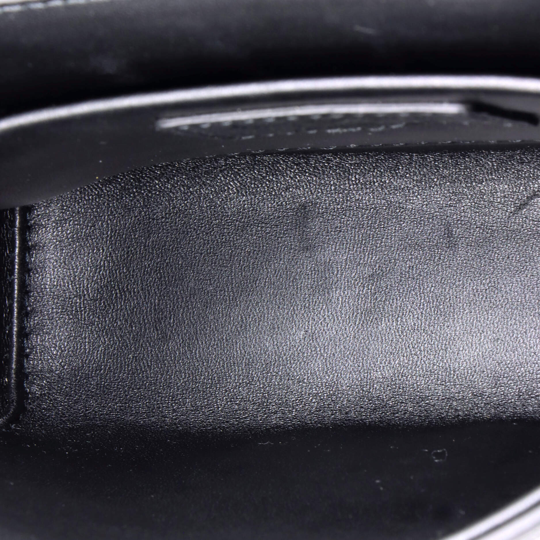 Ultra Matte 30 Montaigne Box Bag Leather