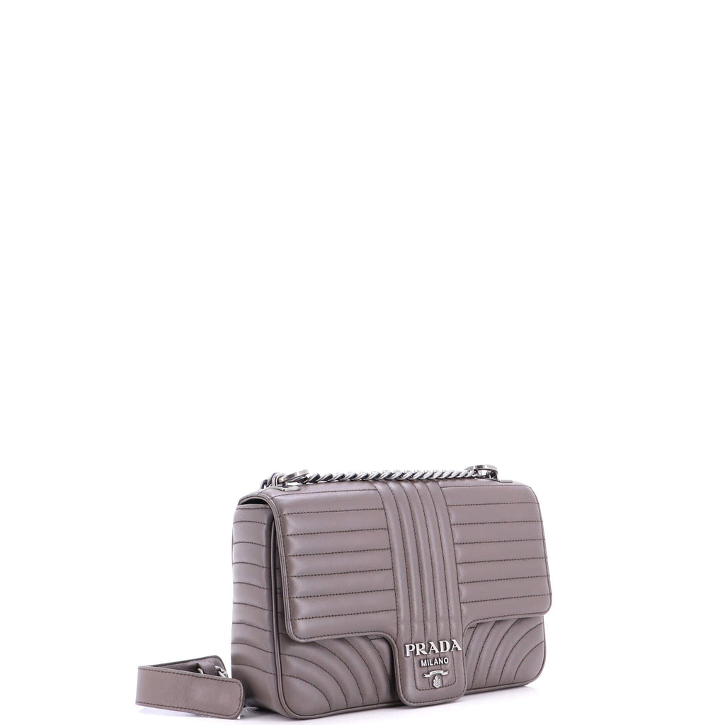Chain Flap Shoulder Bag Diagramme Quilted Leather Medium