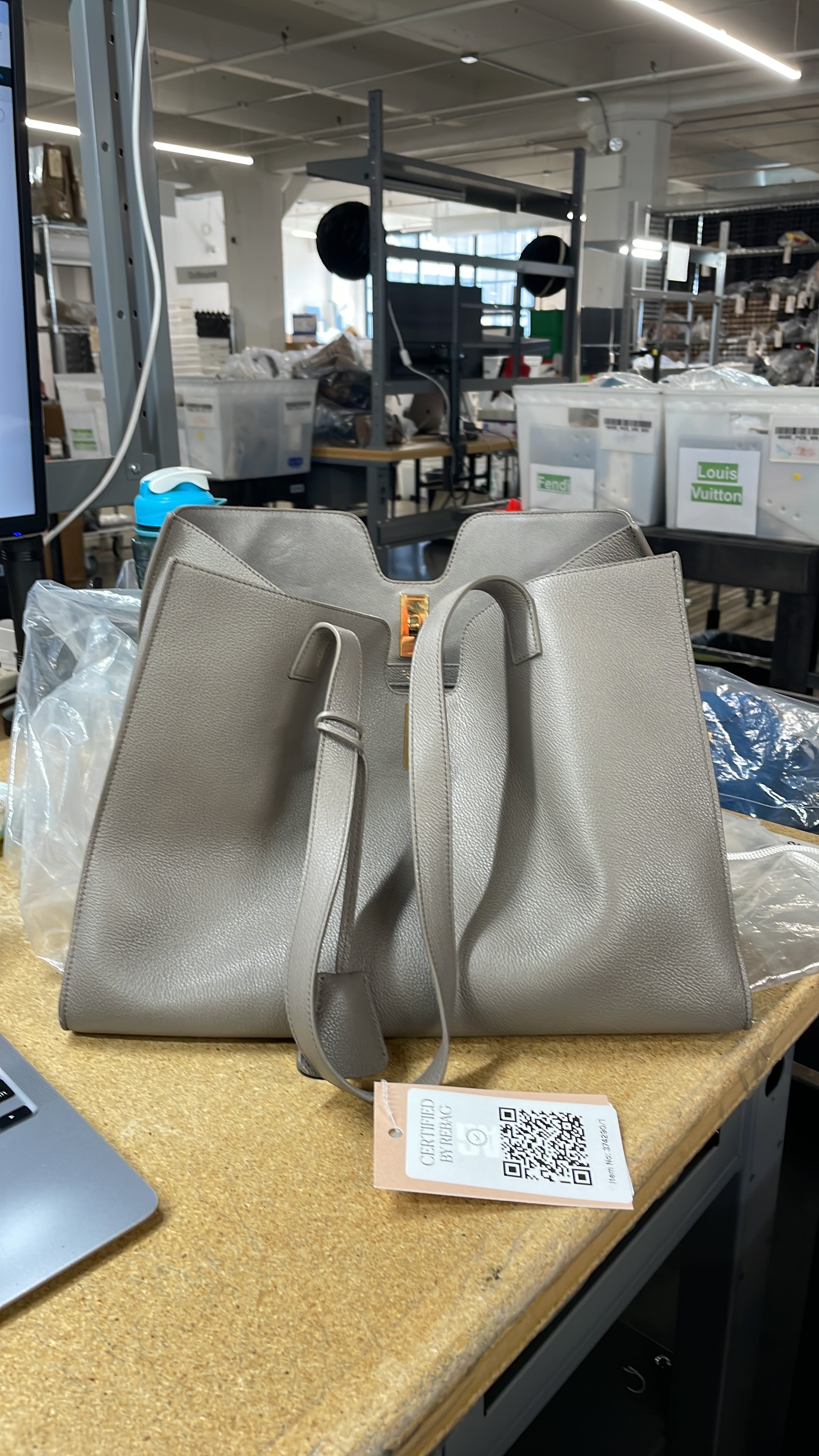 Cabas 16 Bag Grainy Calfskin