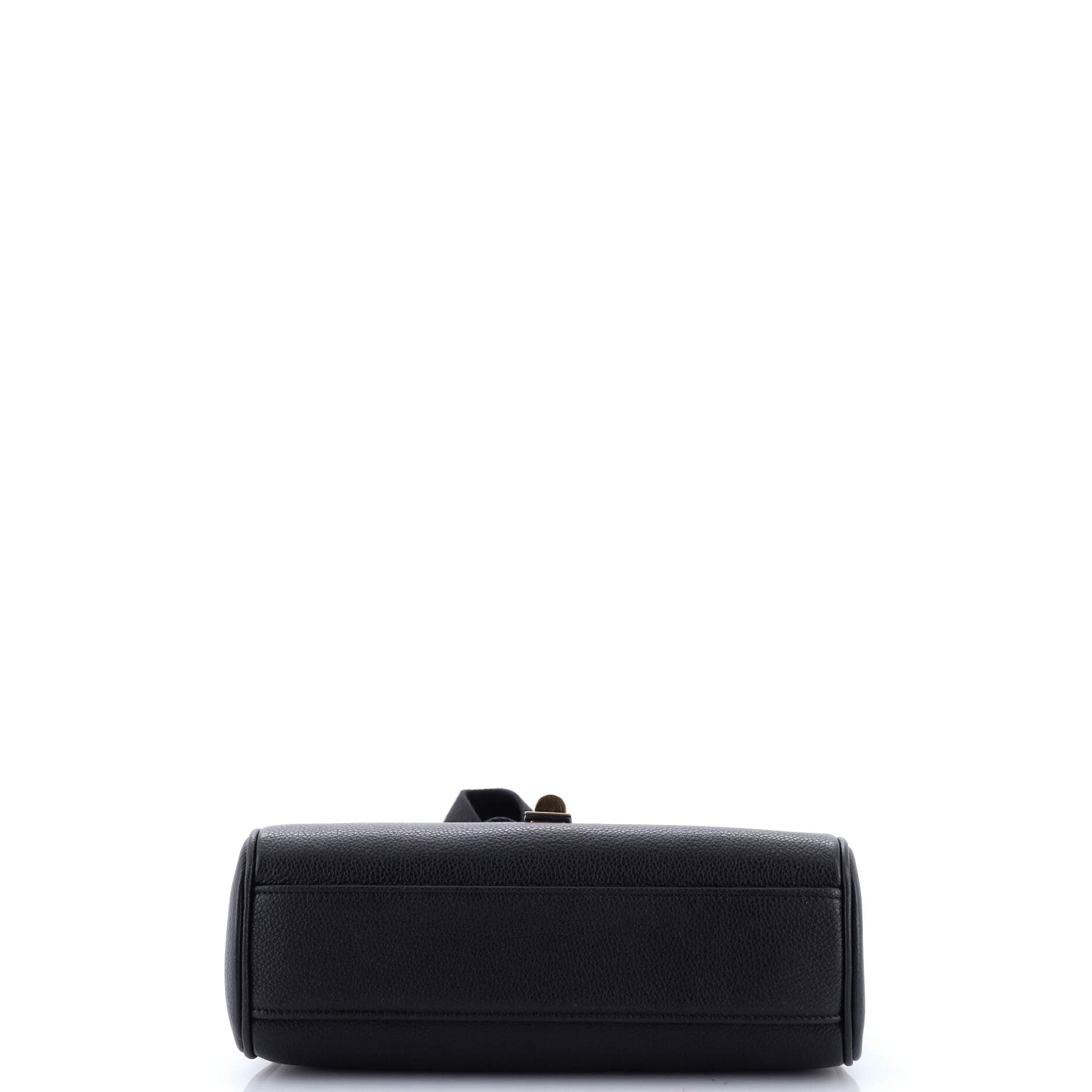 Soft 16 Bag Grainy Calfskin Teen